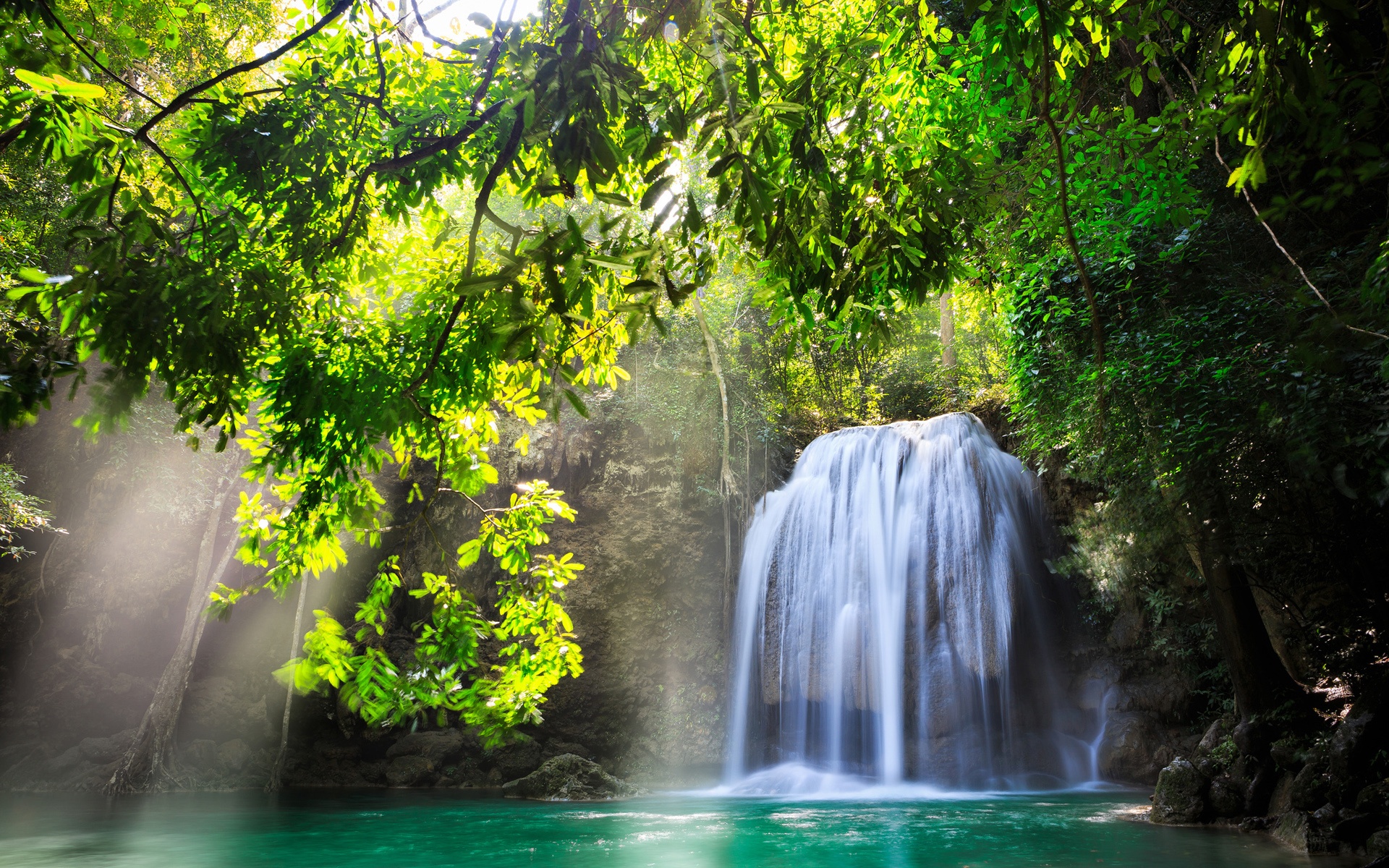 Природа Тайланда водопад