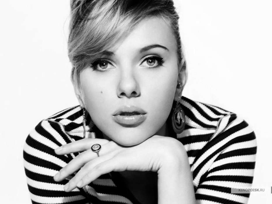 Download Mobile Wallpaper People Girls Actors Scarlett Johansson