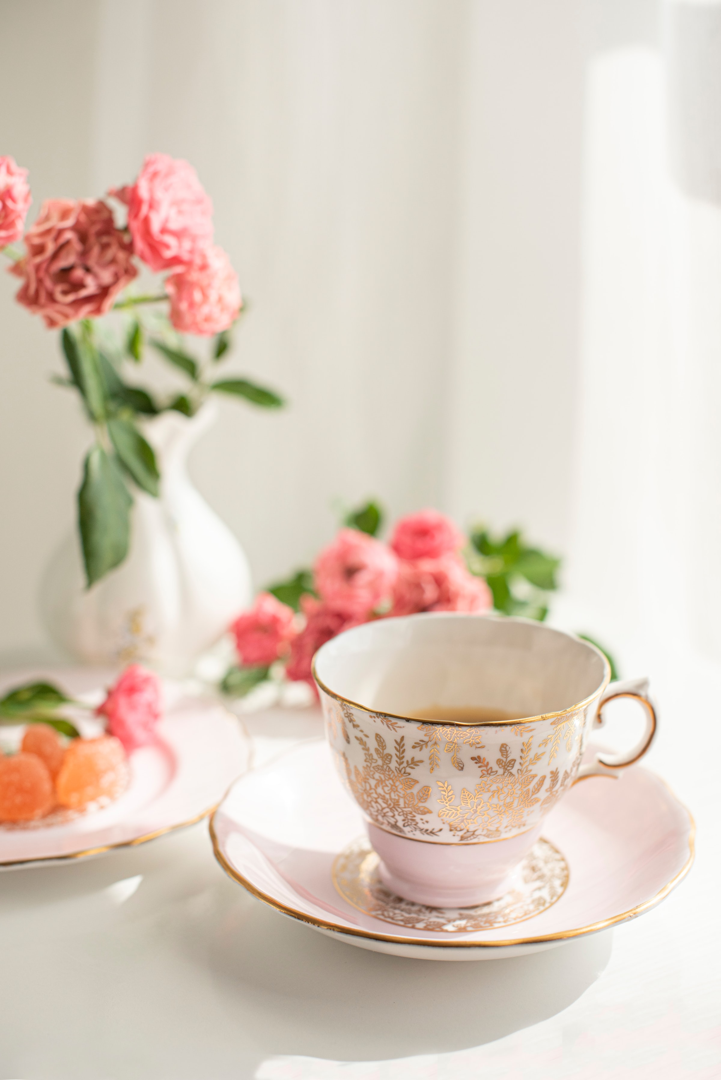 Handy-Wallpaper Blumen, Lebensmittel, Eine Tasse, Tasse, Teller, Tee kostenlos herunterladen.