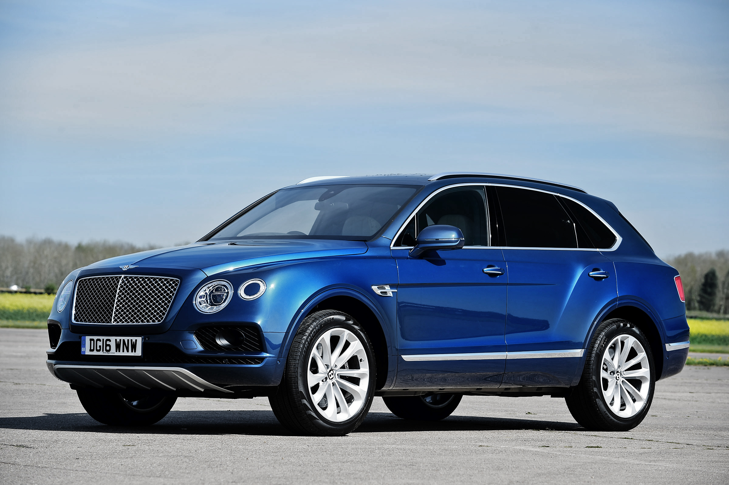 89730 Screensavers and Wallpapers Bentley for phone. Download bentley, cars, blue, side view, bentayga pictures for free