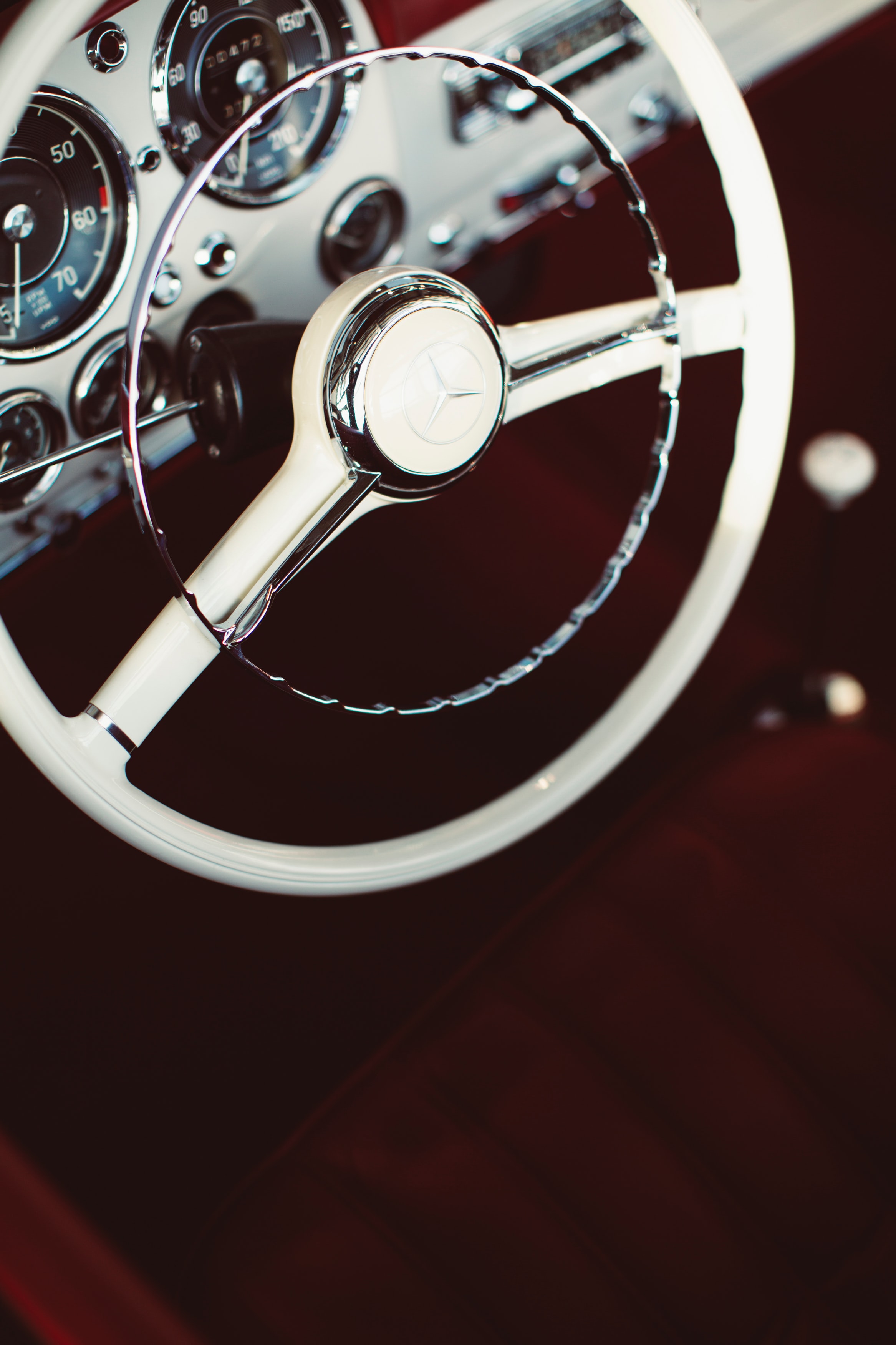 128640 download wallpaper mercedes, cars, white, car, machine, steering wheel, rudder screensavers and pictures for free