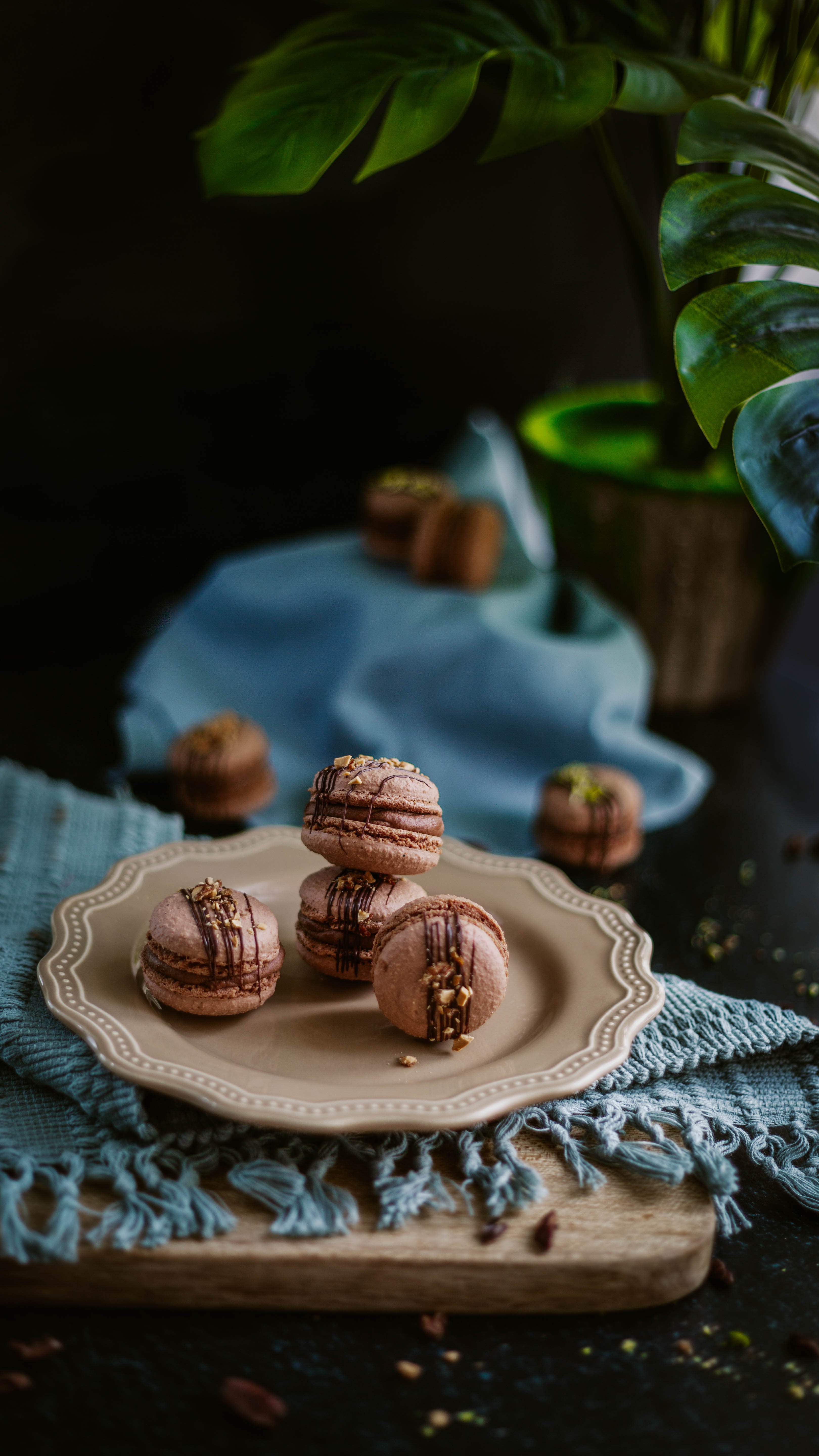 Wallpaper for mobile devices macaroons, desert, chocolate, bakery products