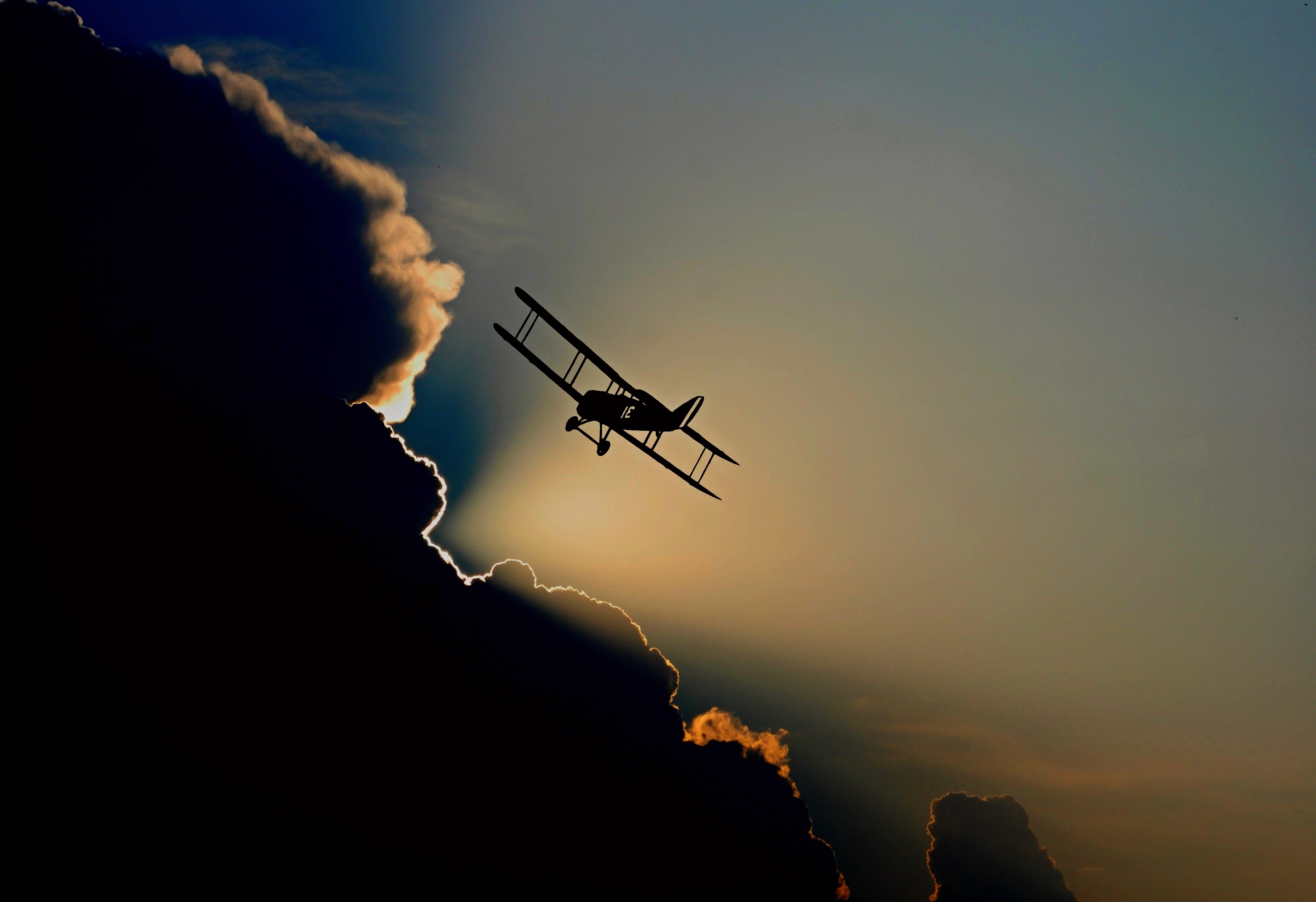 Mobile Wallpaper Airplane sky, plane, flight, clouds