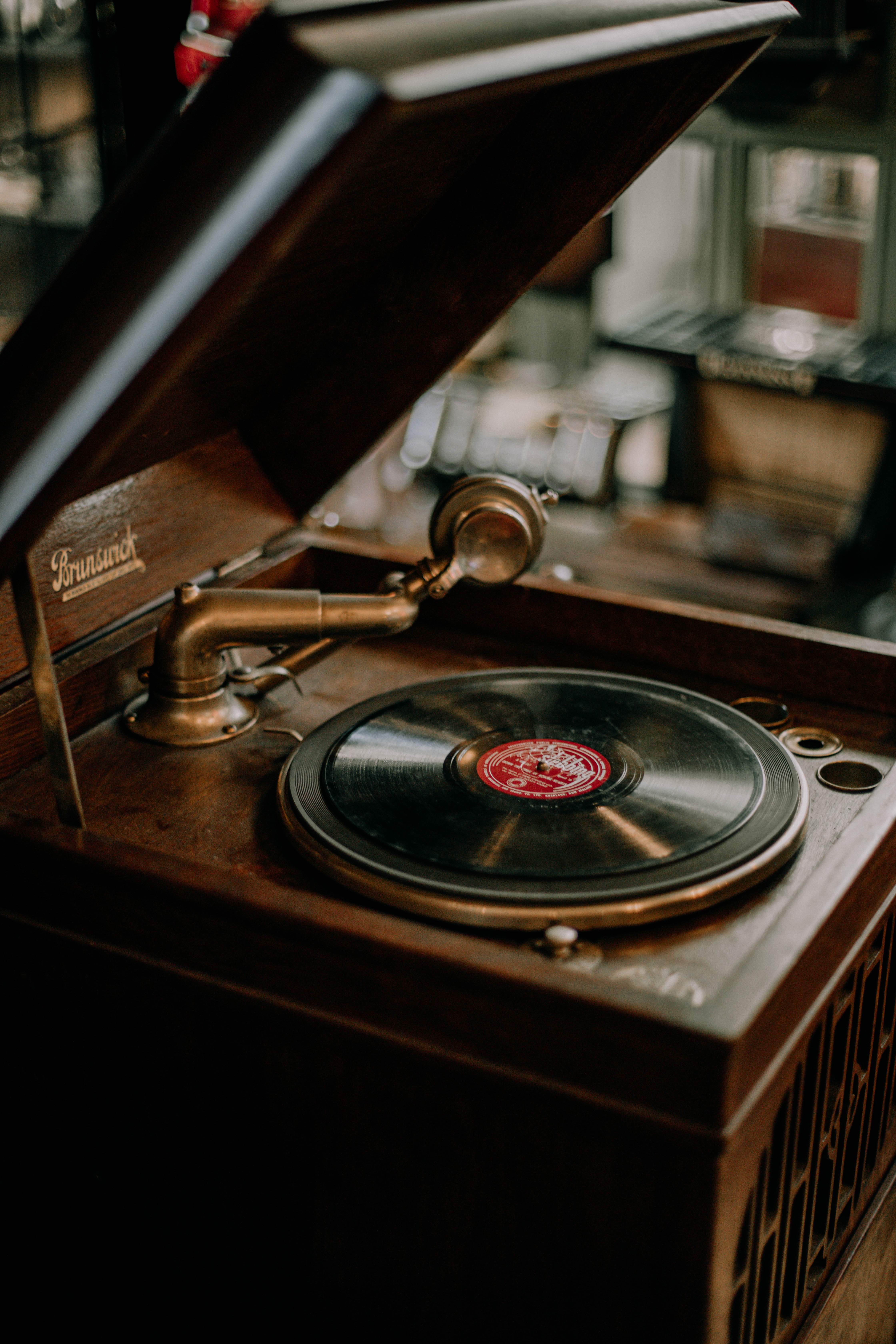 53663 download wallpaper music, plate, retro, vinyl player, vinyl screensavers and pictures for free