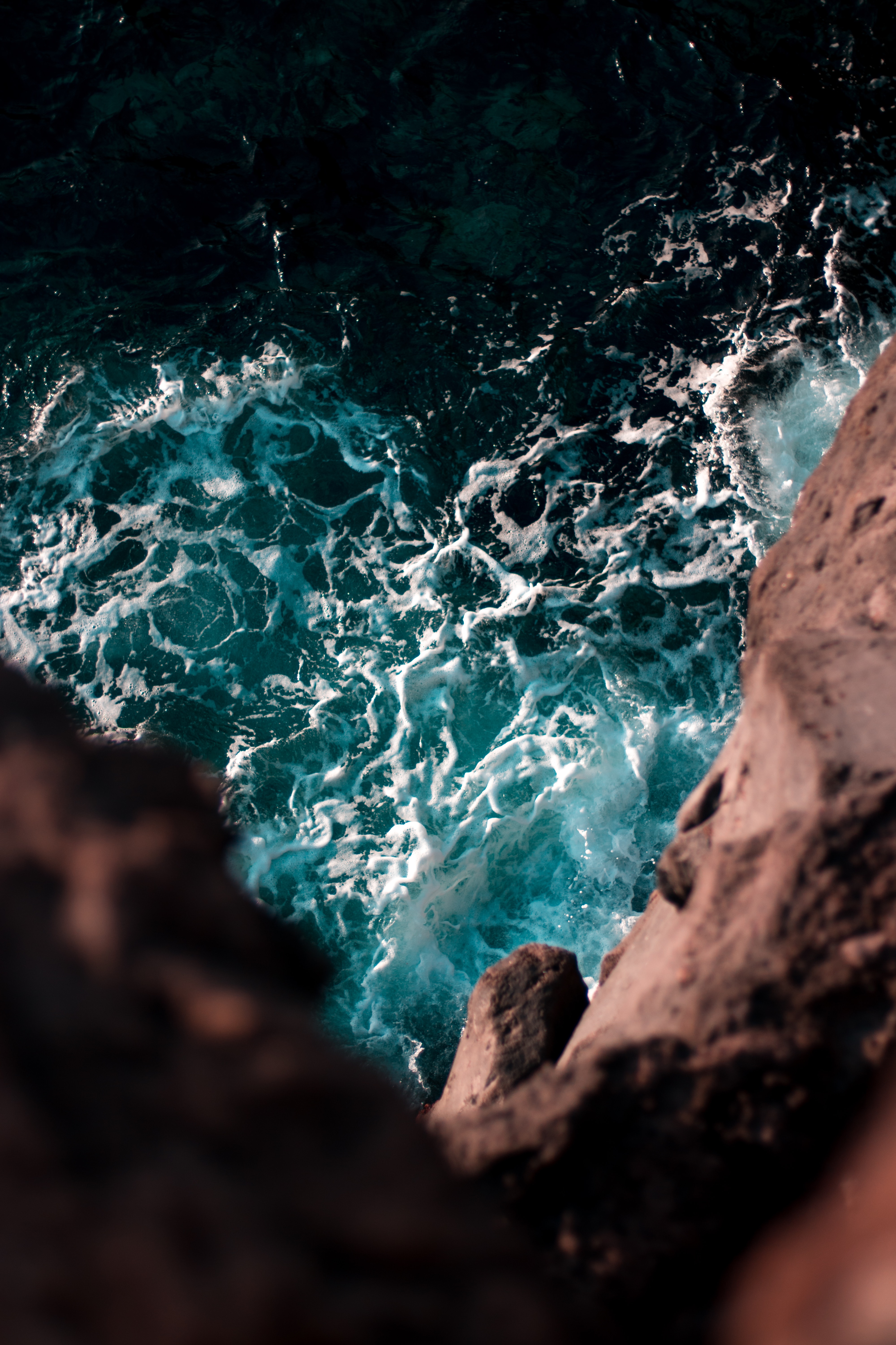 Laden Sie das Natur, Wasser, Sea, Waves, Unterbrechung, Abgrund, Höhe-Bild kostenlos auf Ihren PC-Desktop herunter