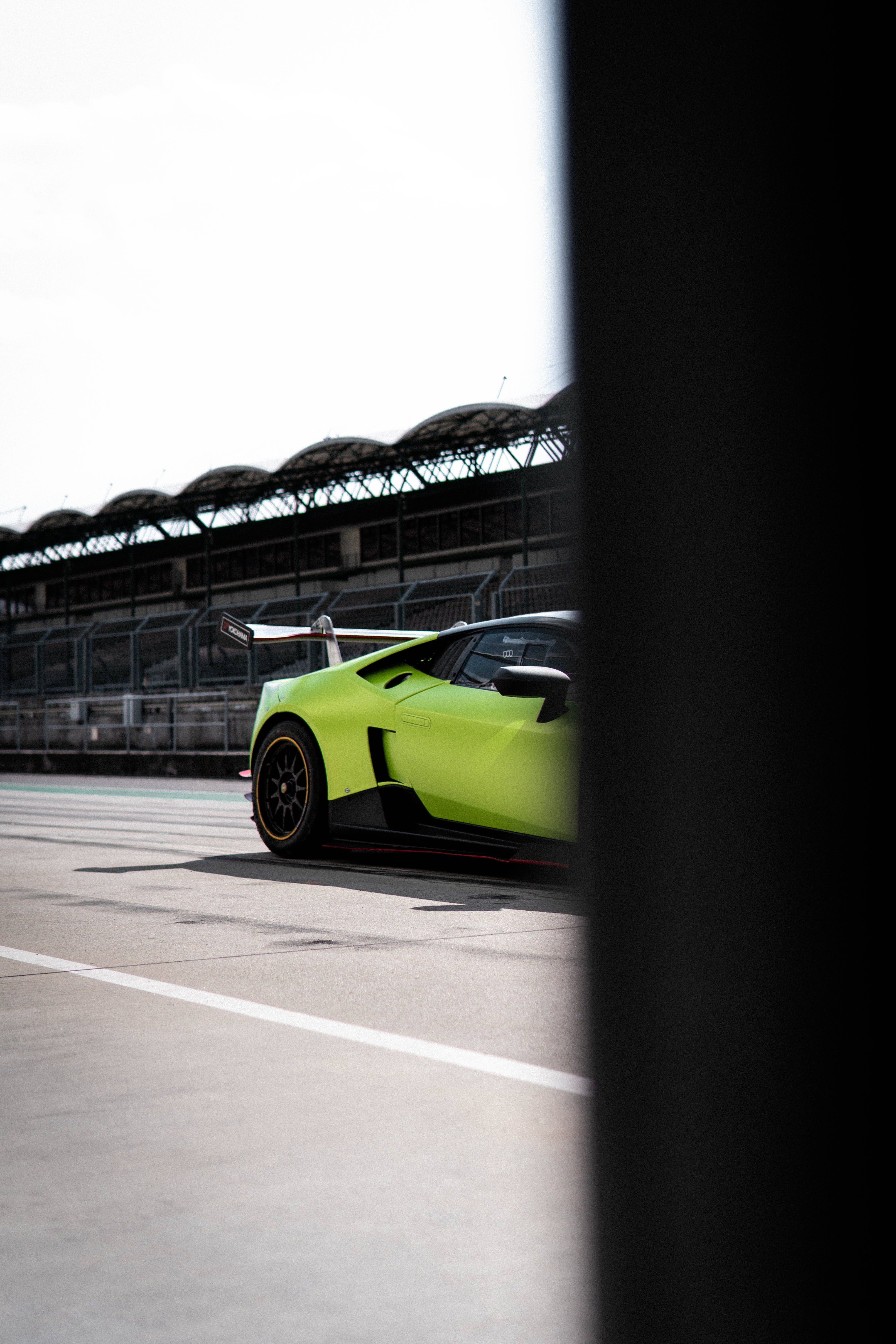 73244 Bildschirmschoner und Hintergrundbilder Lamborghini Huracan auf Ihrem Telefon. Laden Sie sport, auto, lamborghini, cars, grün, straße, wagen, sportwagen, lamborghini huracan Bilder kostenlos herunter
