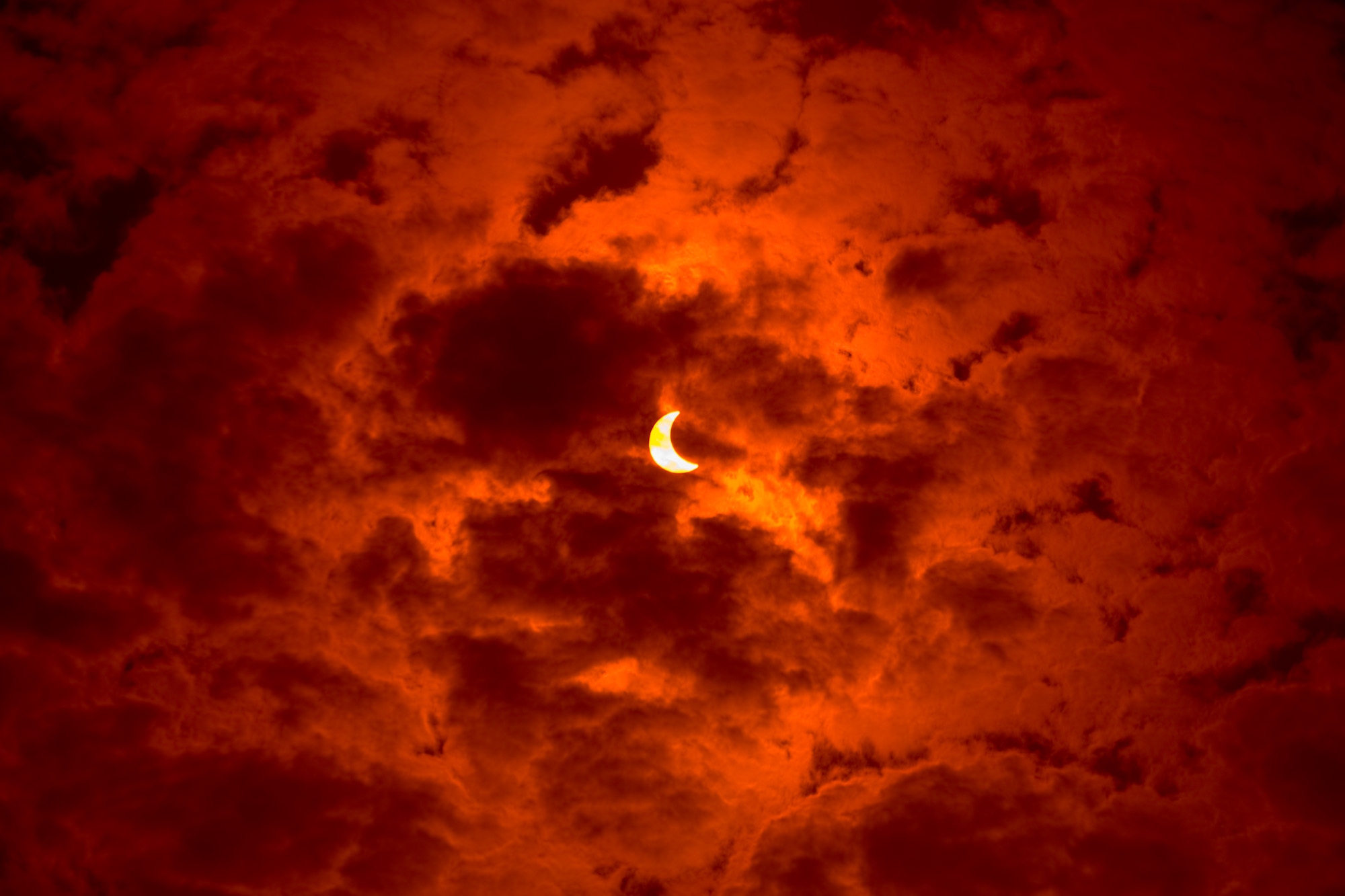 137545 Bildschirmschoner und Hintergrundbilder Eclipse auf Ihrem Telefon. Laden Sie natur, sky, orange, sun Bilder kostenlos herunter
