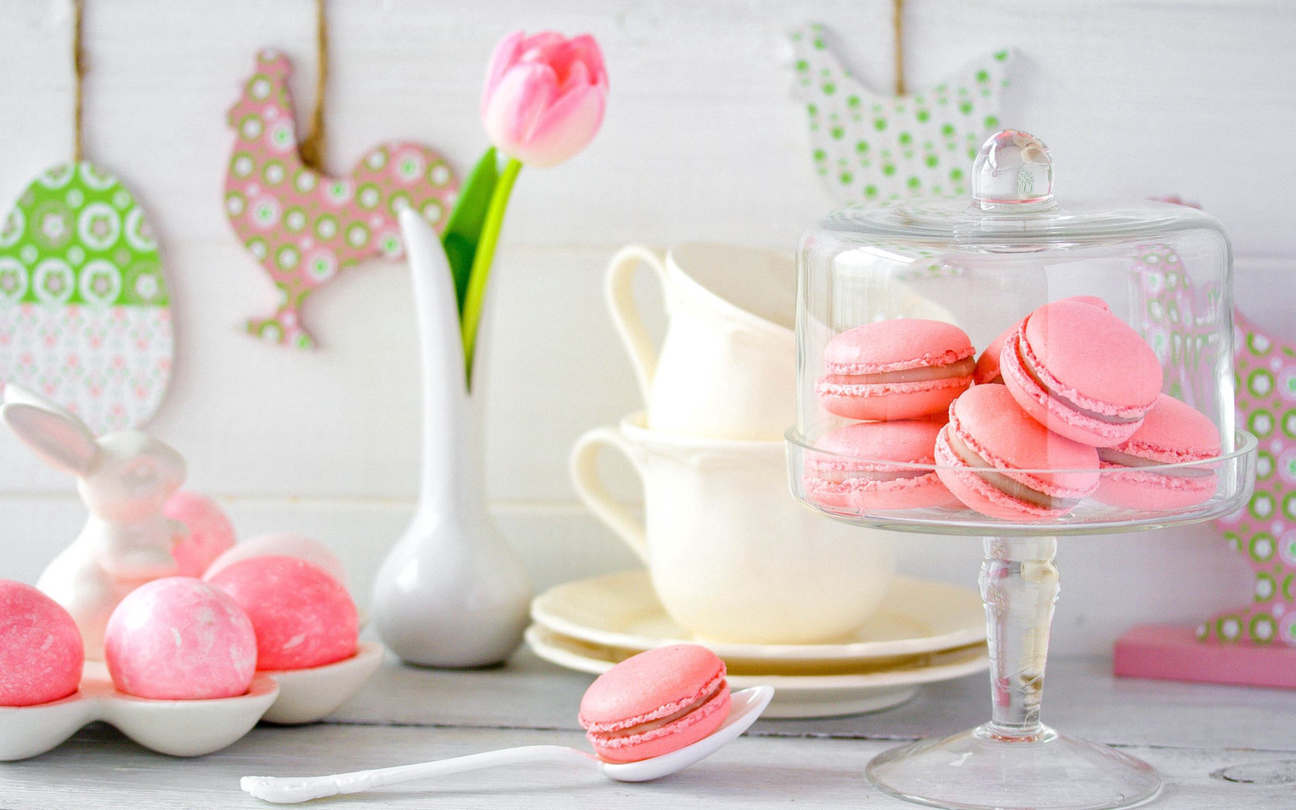 61624 Screensavers and Wallpapers Cream for phone. Download food, cookies, sweet, cream, vase, tulip pictures for free