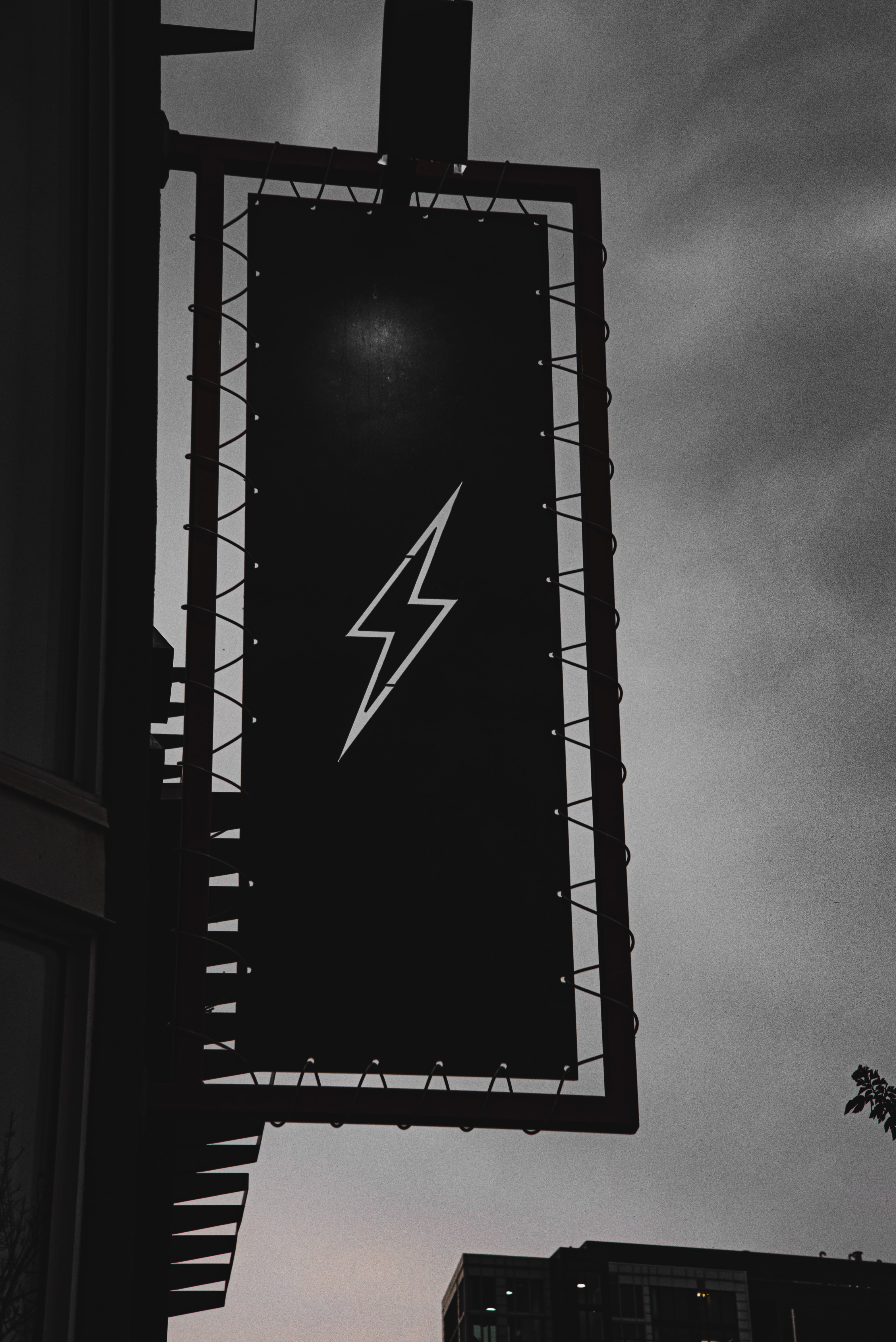 lightning, miscellanea, miscellaneous, bw, chb, sign, signboard HD wallpaper
