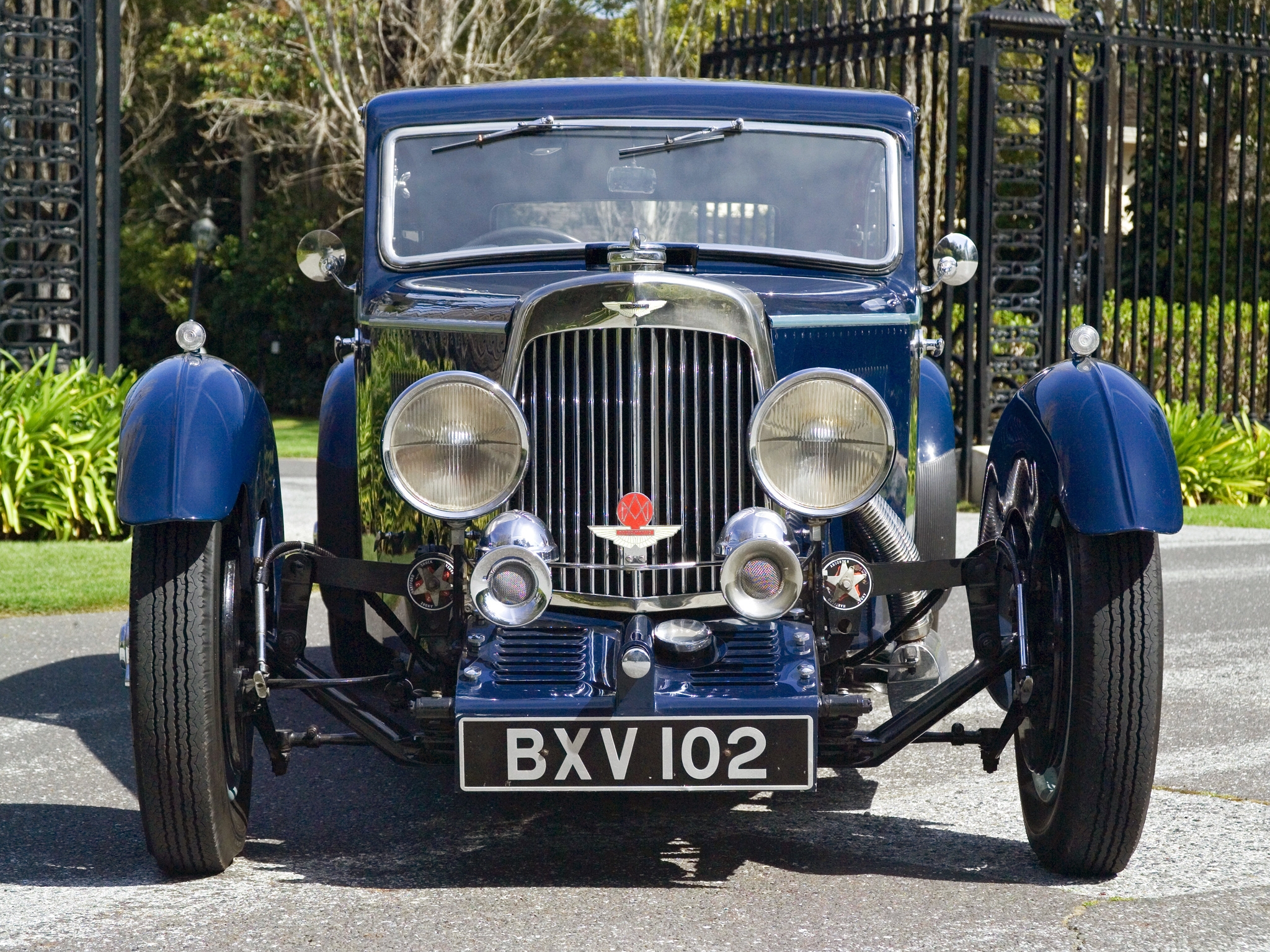 154693 Protetores de tela e papéis de parede Aston Martin em seu telefone. Baixe 1934, vista frontal, carros, azul fotos gratuitamente
