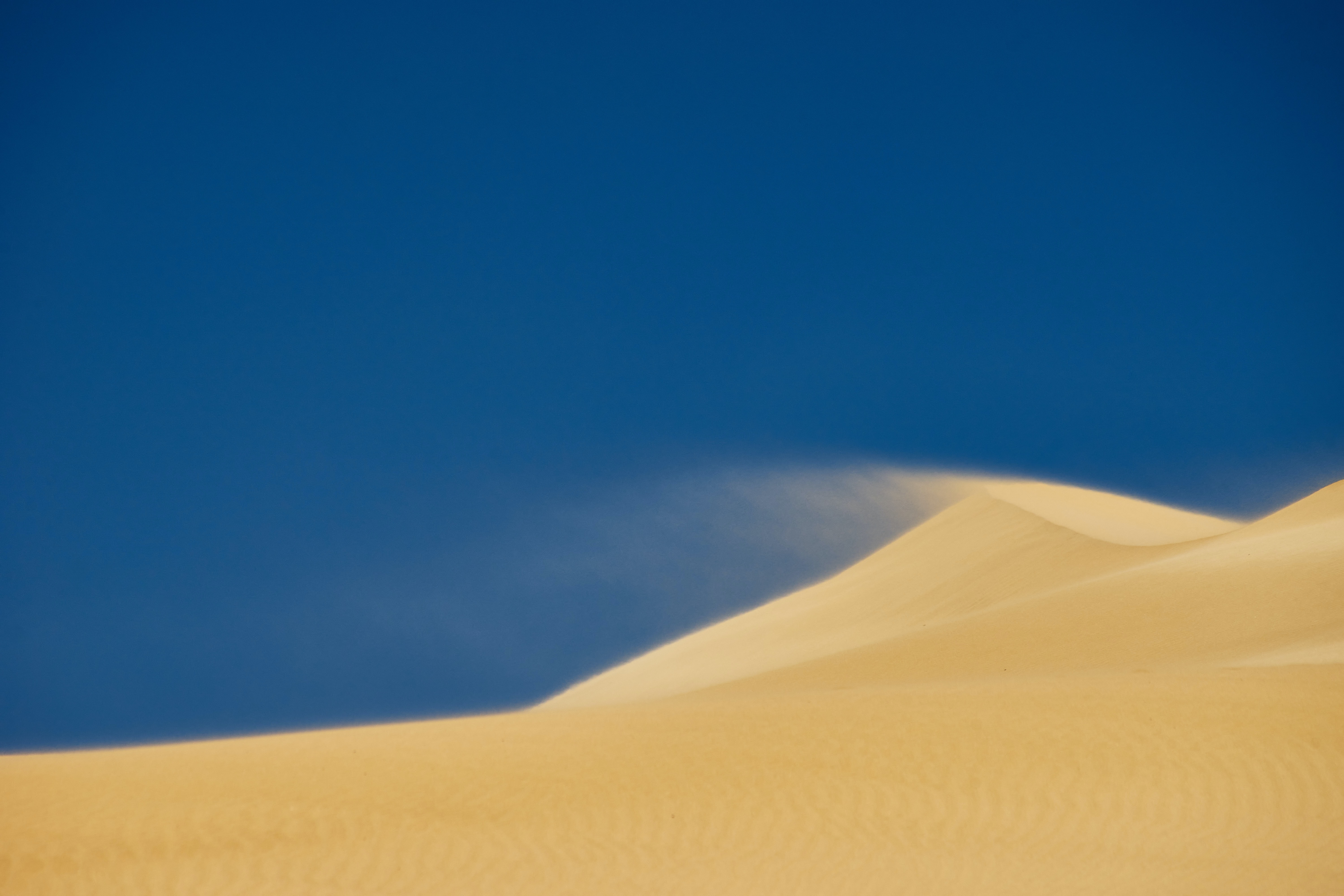 Handy-Wallpaper Natur, Sky, Sand, Wüste, Hügel, Staub, Hill kostenlos herunterladen.