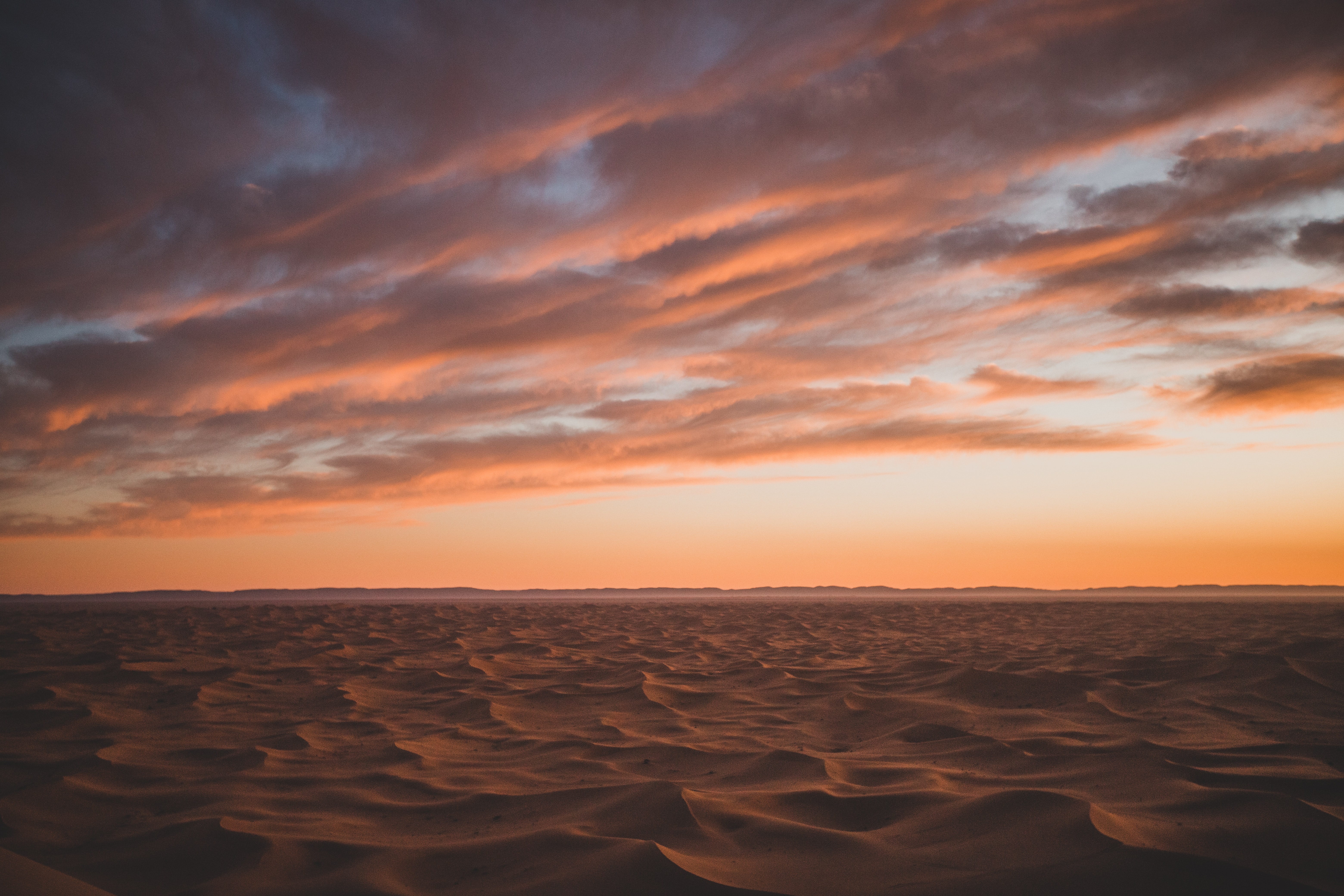 141663 скачать обои пустыня, горизонт, сумерки, природа, облака, песок - заставки и картинки бесплатно