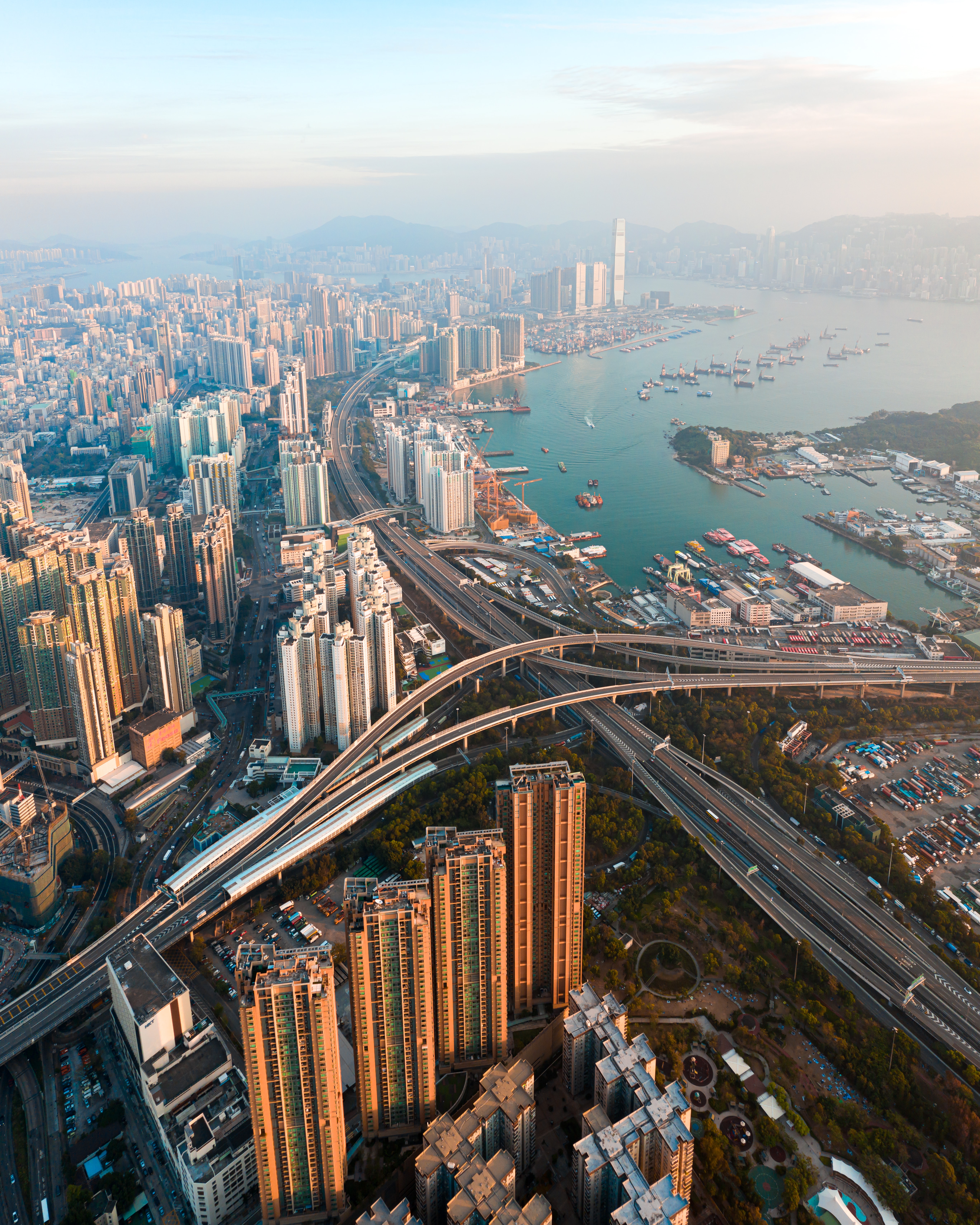 135556 Bildschirmschoner und Hintergrundbilder Sonderverwaltungsregion Hongkong auf Ihrem Telefon. Laden Sie megapolis, hongkong, blick von oben, küste Bilder kostenlos herunter