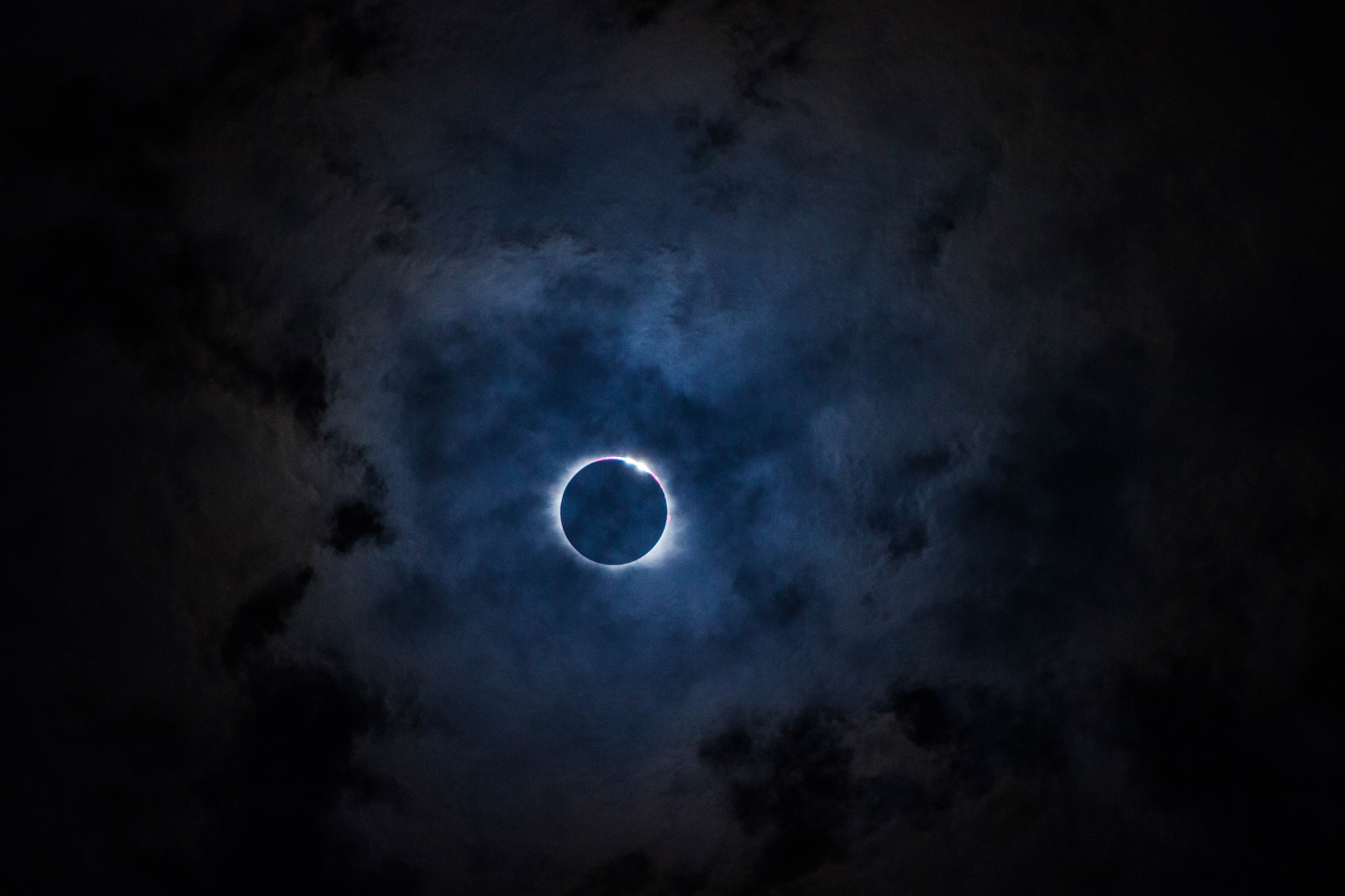 157802 télécharger le fond d'écran sky, nuages, lune, sombre, éclipse - économiseurs d'écran et images gratuitement