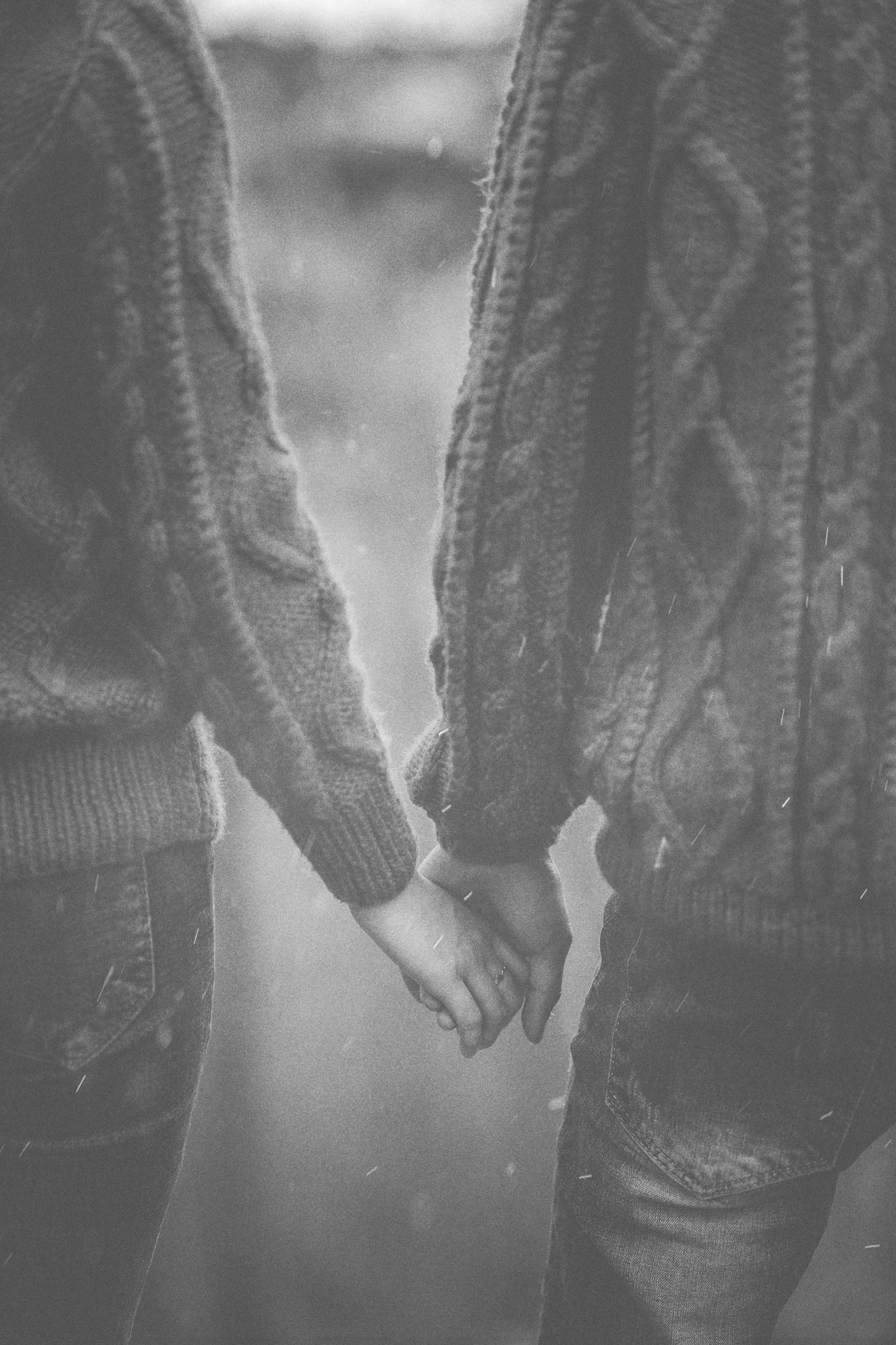 pair, couple, love, hands, bw, chb, tenderness, sweater