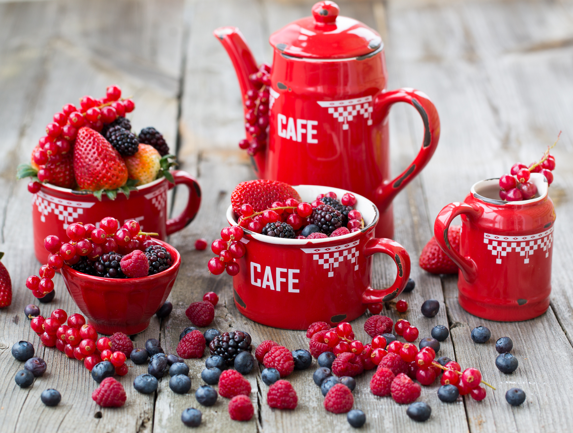strawberry, food, berries, tablewares, raspberry, bilberries, currant, blackberry QHD