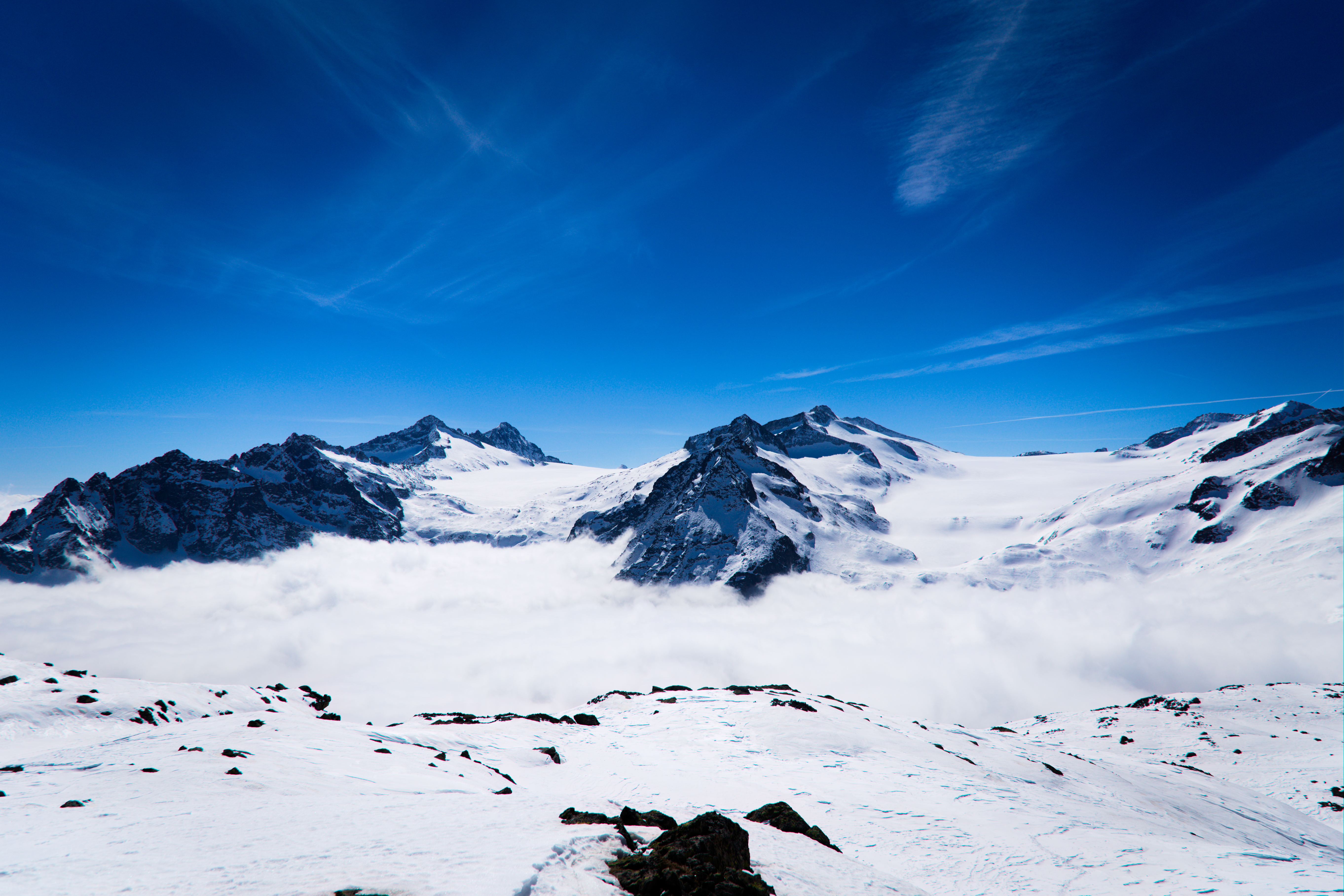 99632 скачать обои заснеженный, природа, горы, облака, снег - заставки и картинки бесплатно