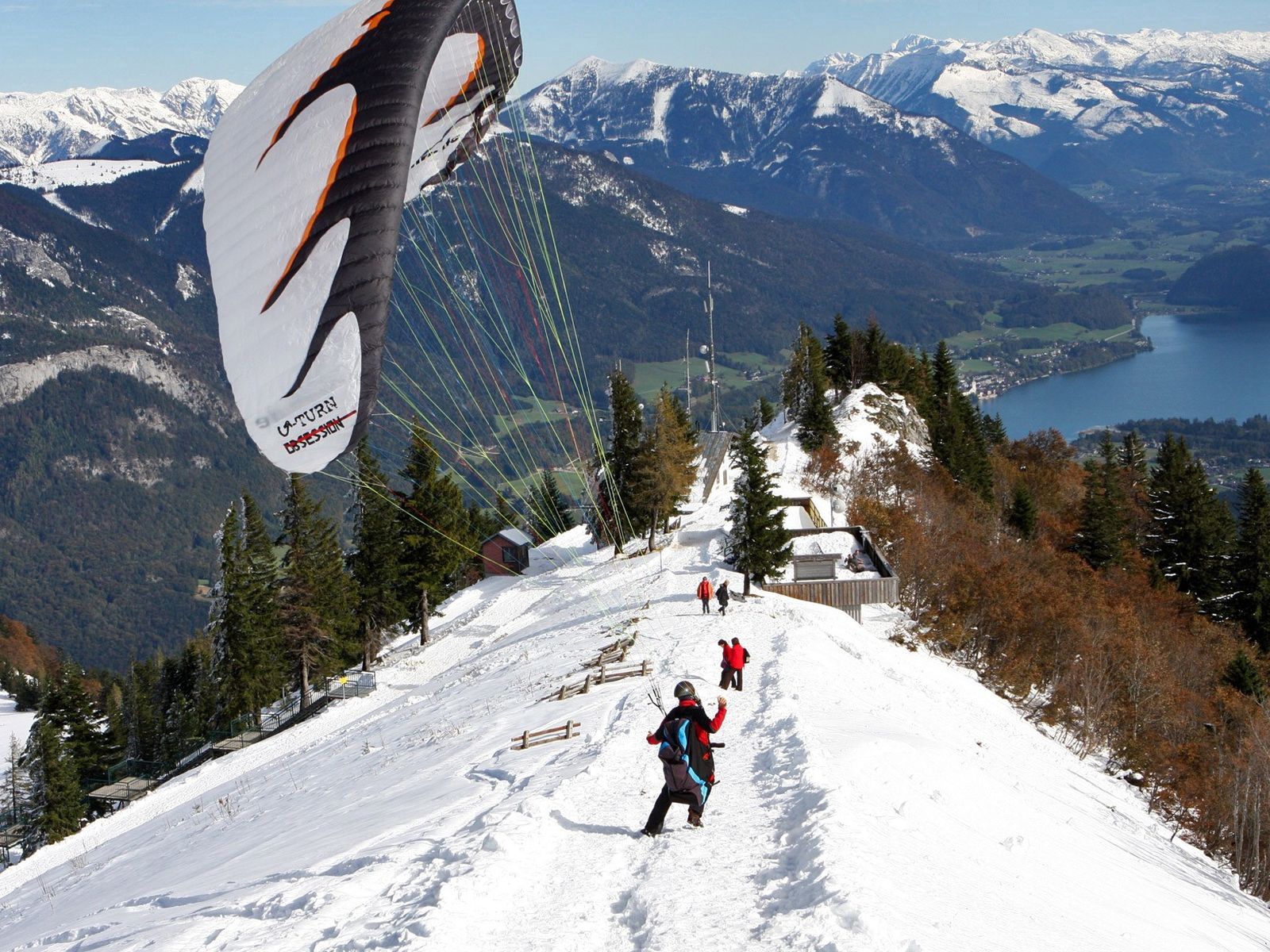 57330 Hintergrundbild herunterladen sport, mountains, schnee, straße, extrem, extreme, fallschirm, landung - Bildschirmschoner und Bilder kostenlos