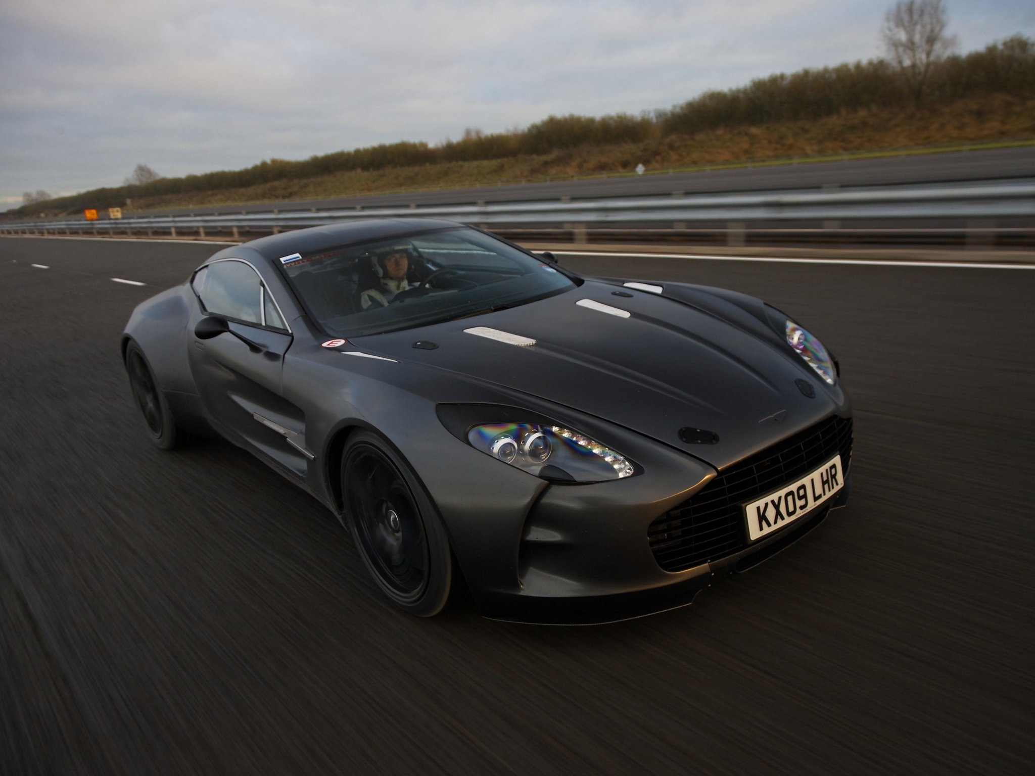 113320 Hintergrundbilder und Aston Martin Bilder auf dem Desktop. Laden Sie das schwarze, geschwindigkeit, cars, schwarz Bildschirmschoner kostenlos auf den PC herunter
