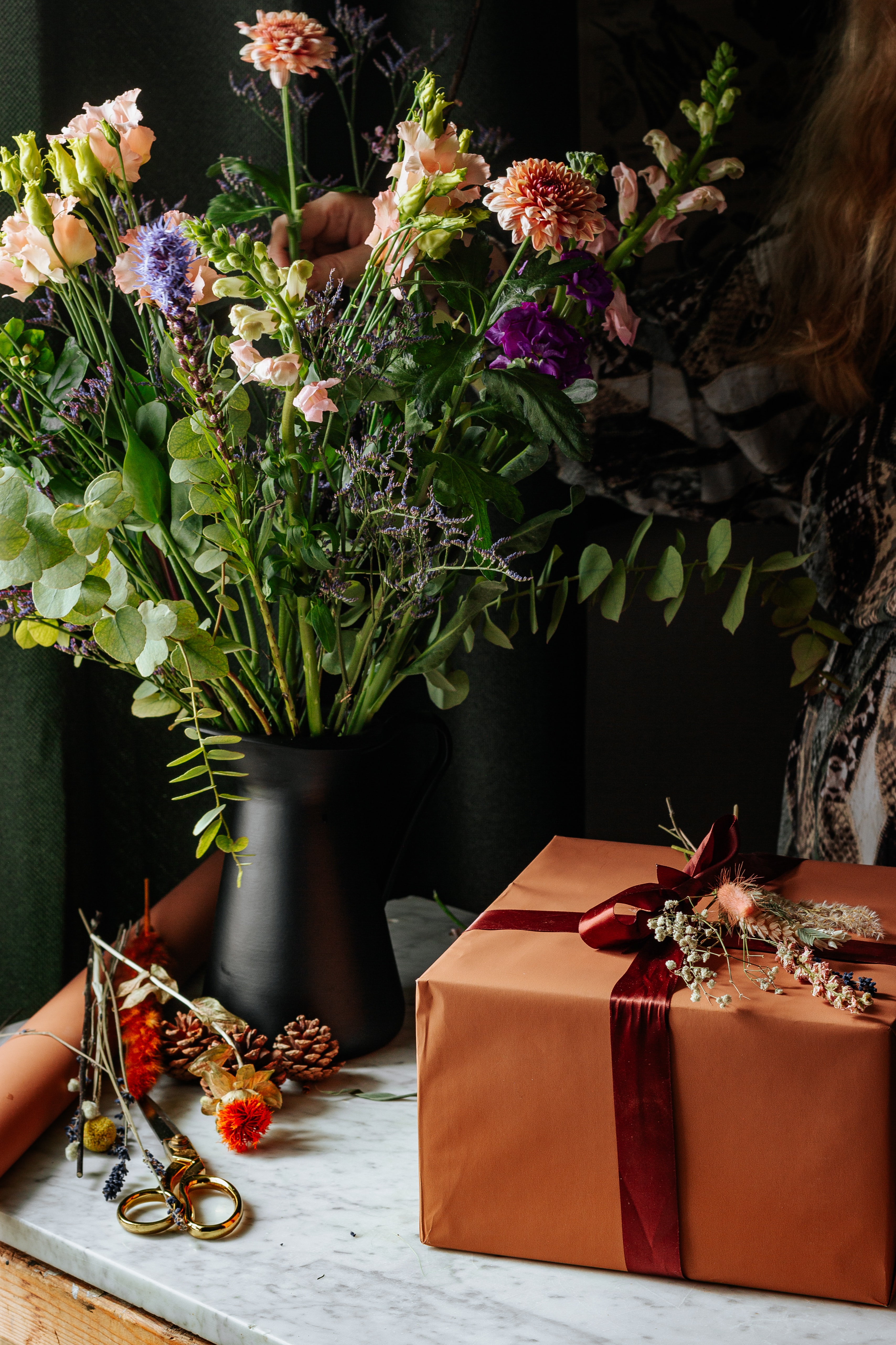 Handy-Wallpaper Blumen, Strauß, Bouquet, Box, Vorhanden, Geschenk kostenlos herunterladen.