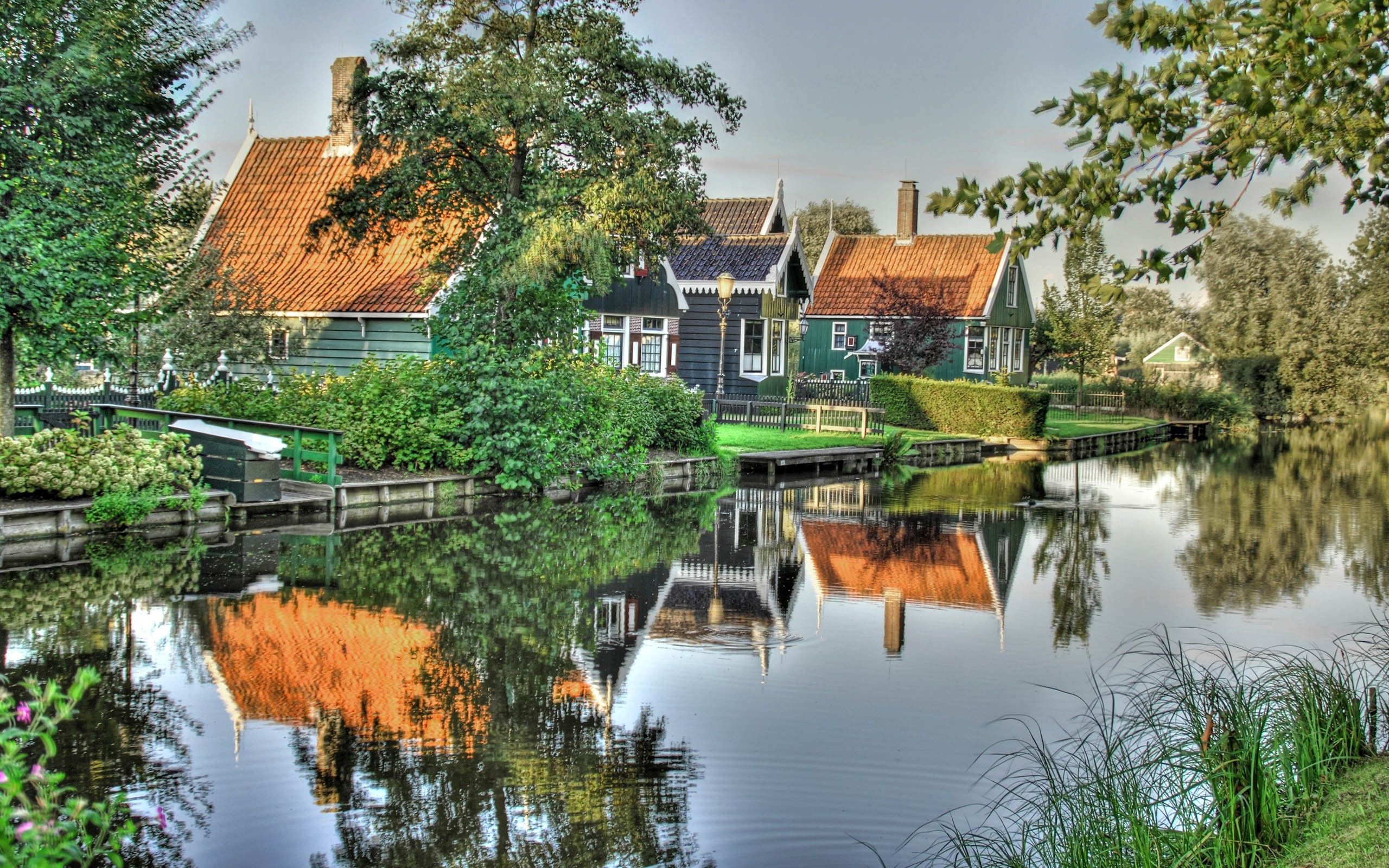 rivers, nature, houses, summer, reflection, small houses, villas, cottages Phone Background