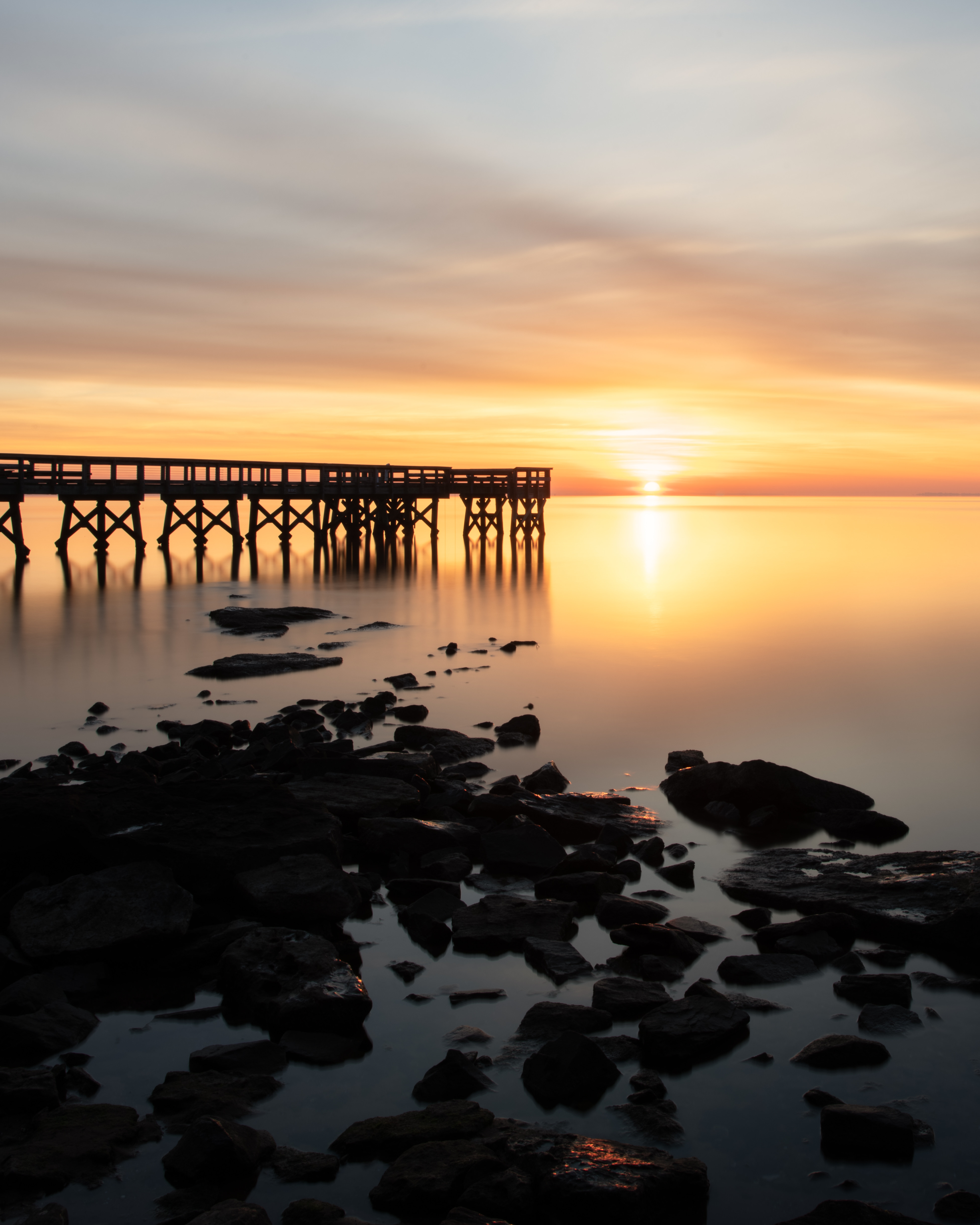147571 Hintergrundbild herunterladen pier, sea, natur, sunset, stones, horizont, seebrücke - Bildschirmschoner und Bilder kostenlos