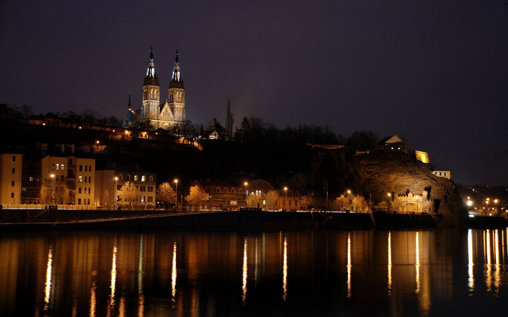 Images & Pictures reflections, building, urban landscape, night Czech Republic