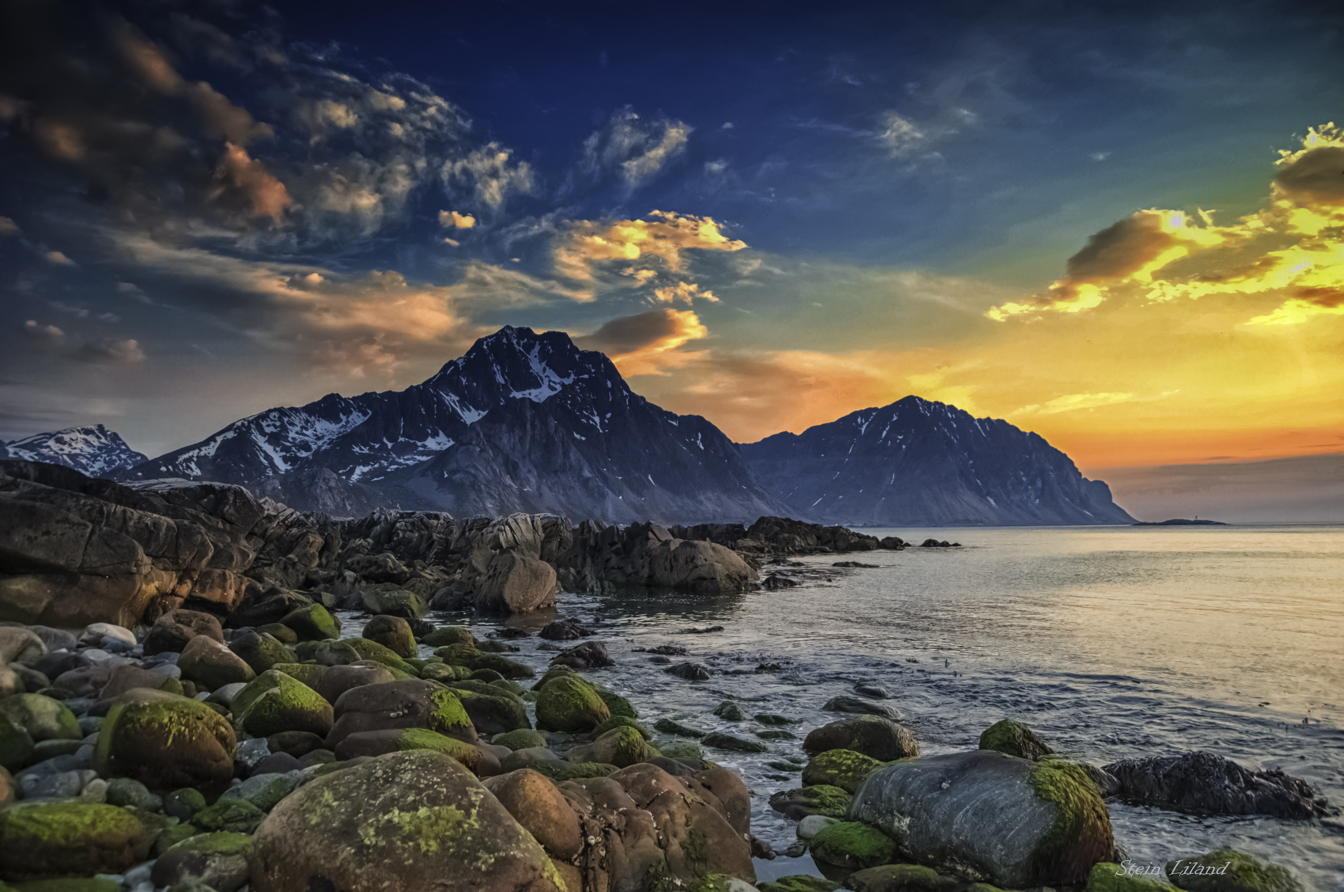 686546 Salvapantallas y fondos de pantalla Roca en tu teléfono. Descarga imágenes de mar, noruega, primavera, cielo gratis