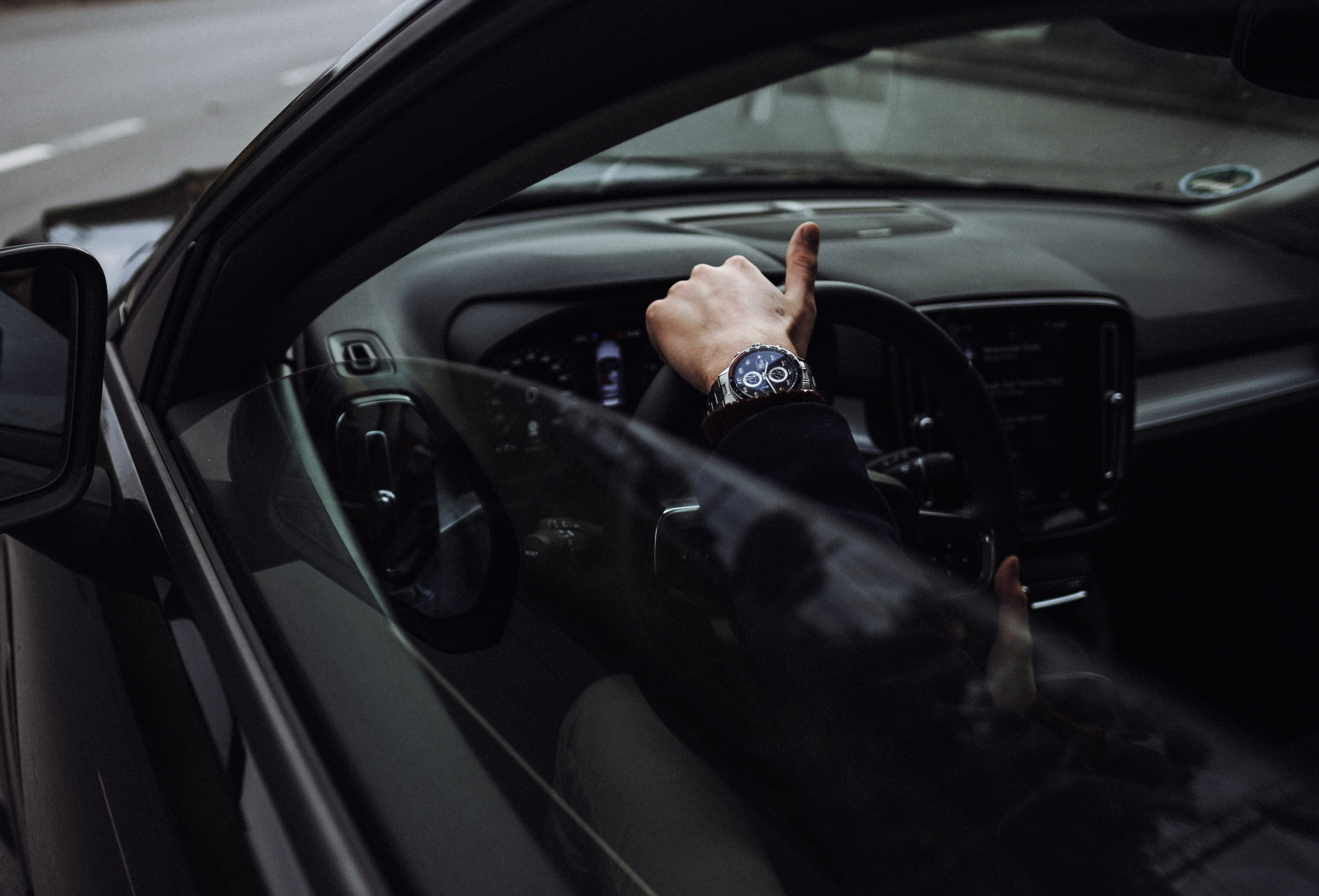 32k Wallpaper Steering Wheel black, car, hand, rudder