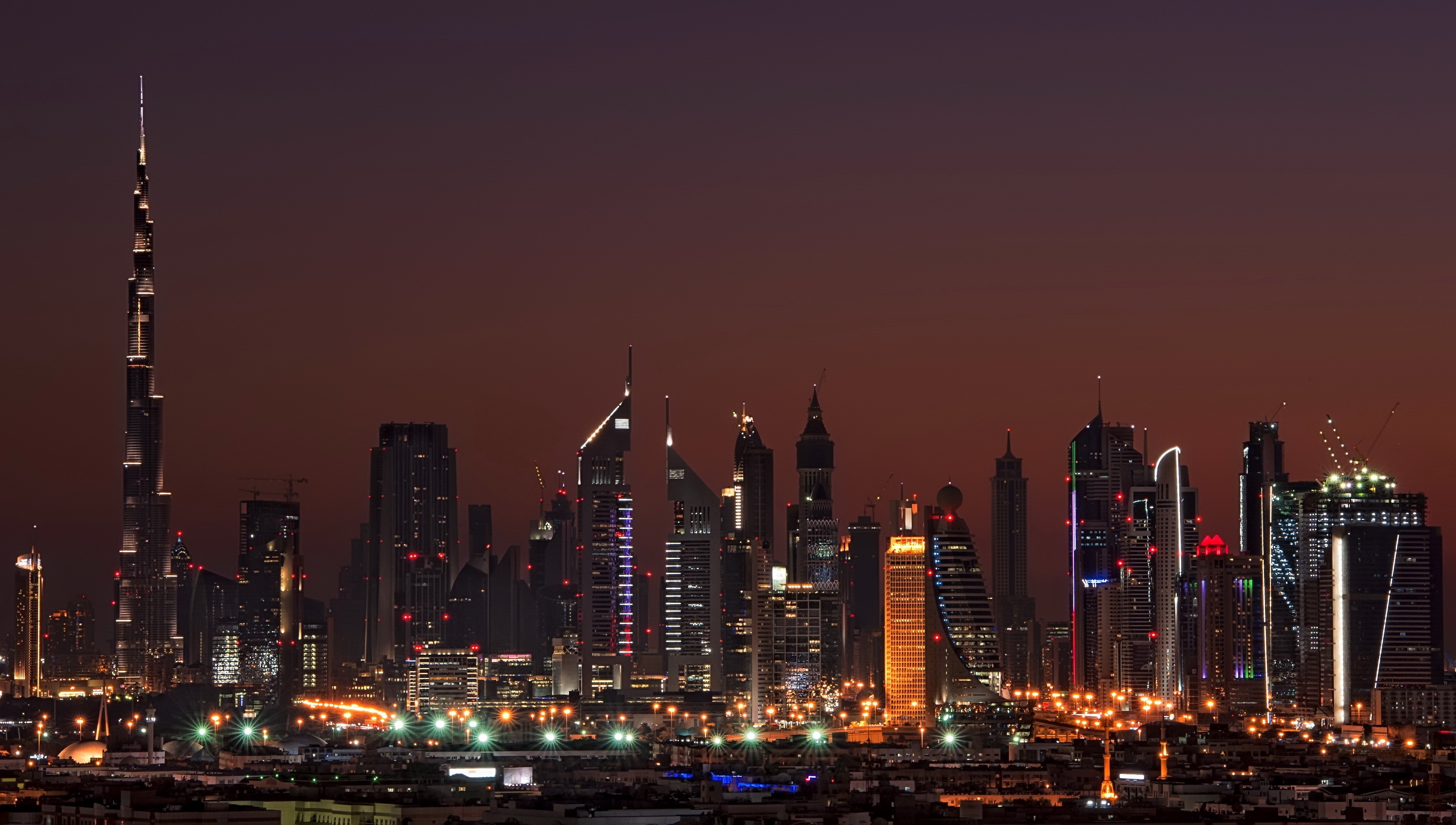 Handy-Wallpaper Städte, Häuser, Übernachtung, Wolkenkratzer, Dubai, Arabische Emirate kostenlos herunterladen.