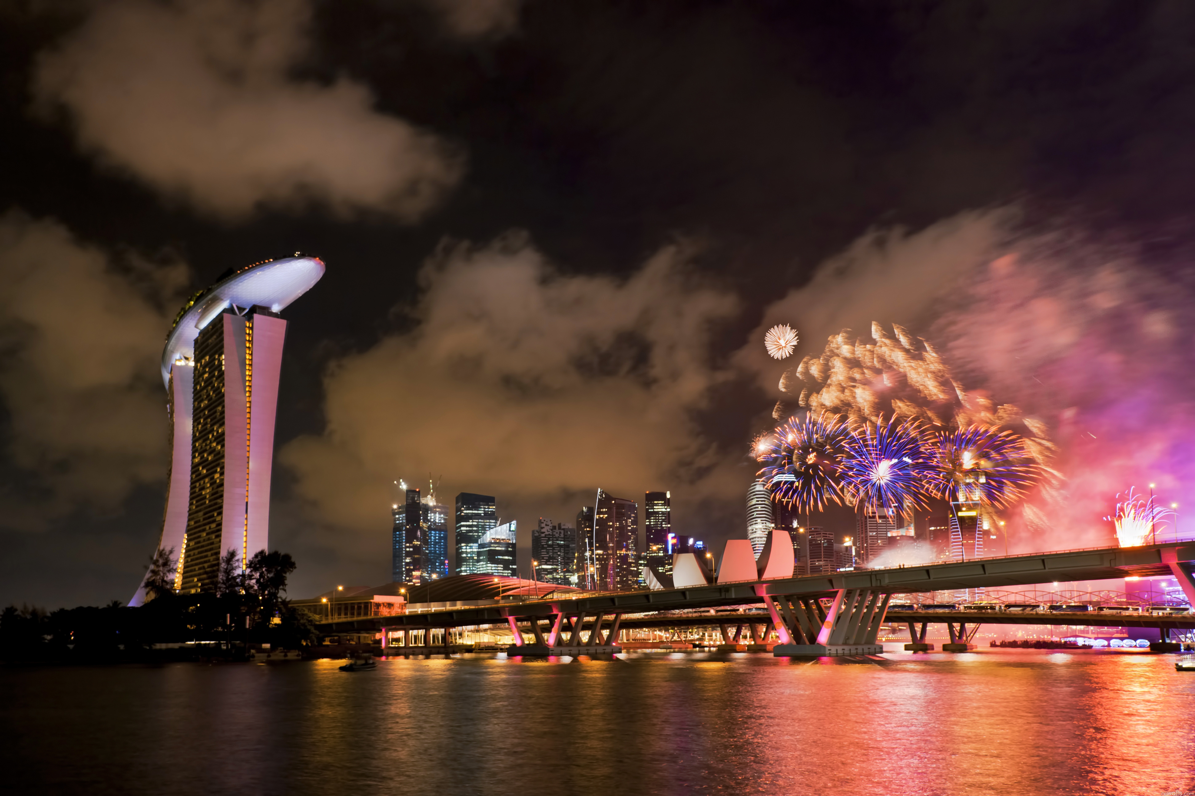131045 Заставки и Обои Фейерверк на телефон. Скачать сингапур, мост, города, праздник картинки бесплатно