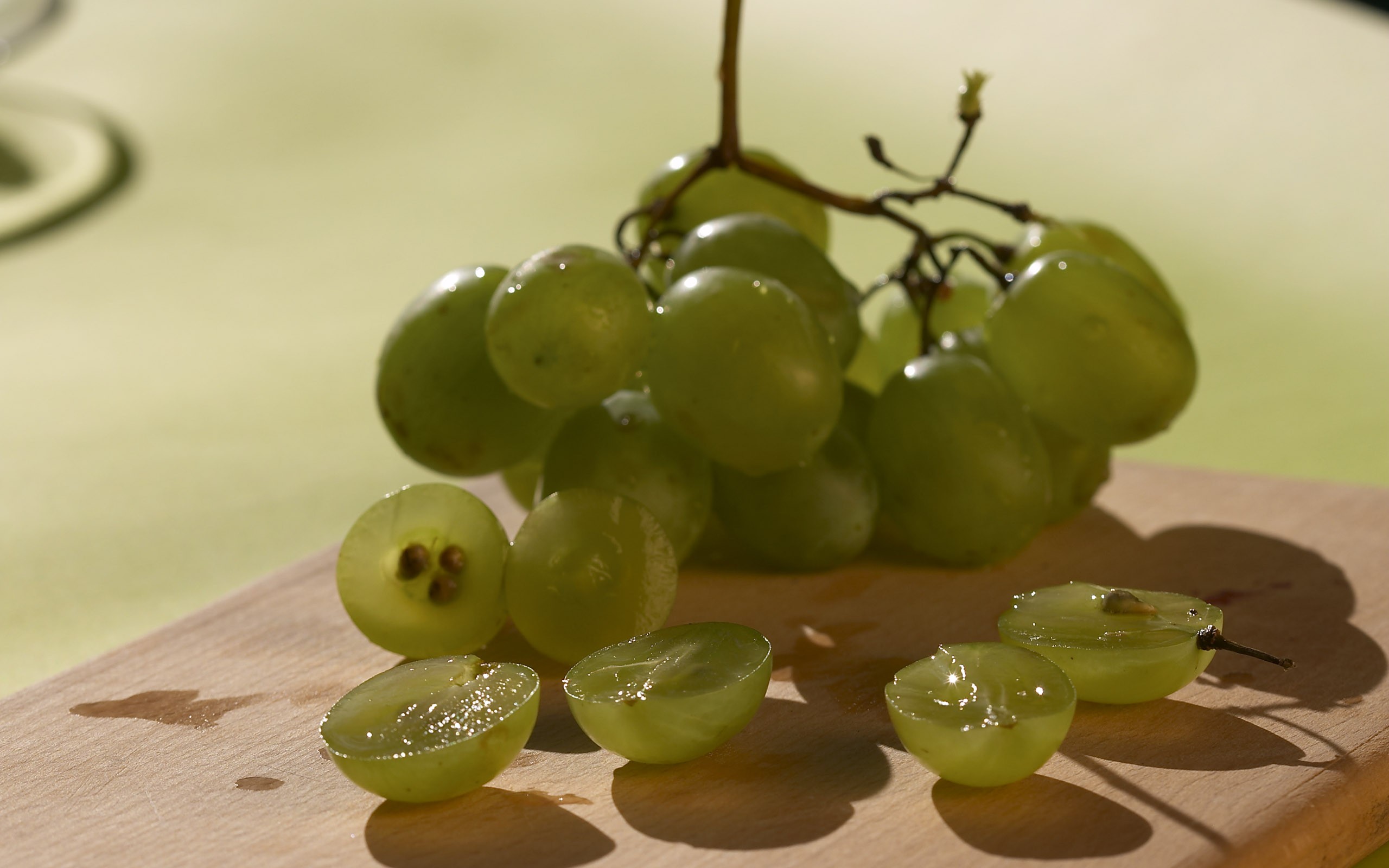 Как удалить волосы соком зеленого винограда
