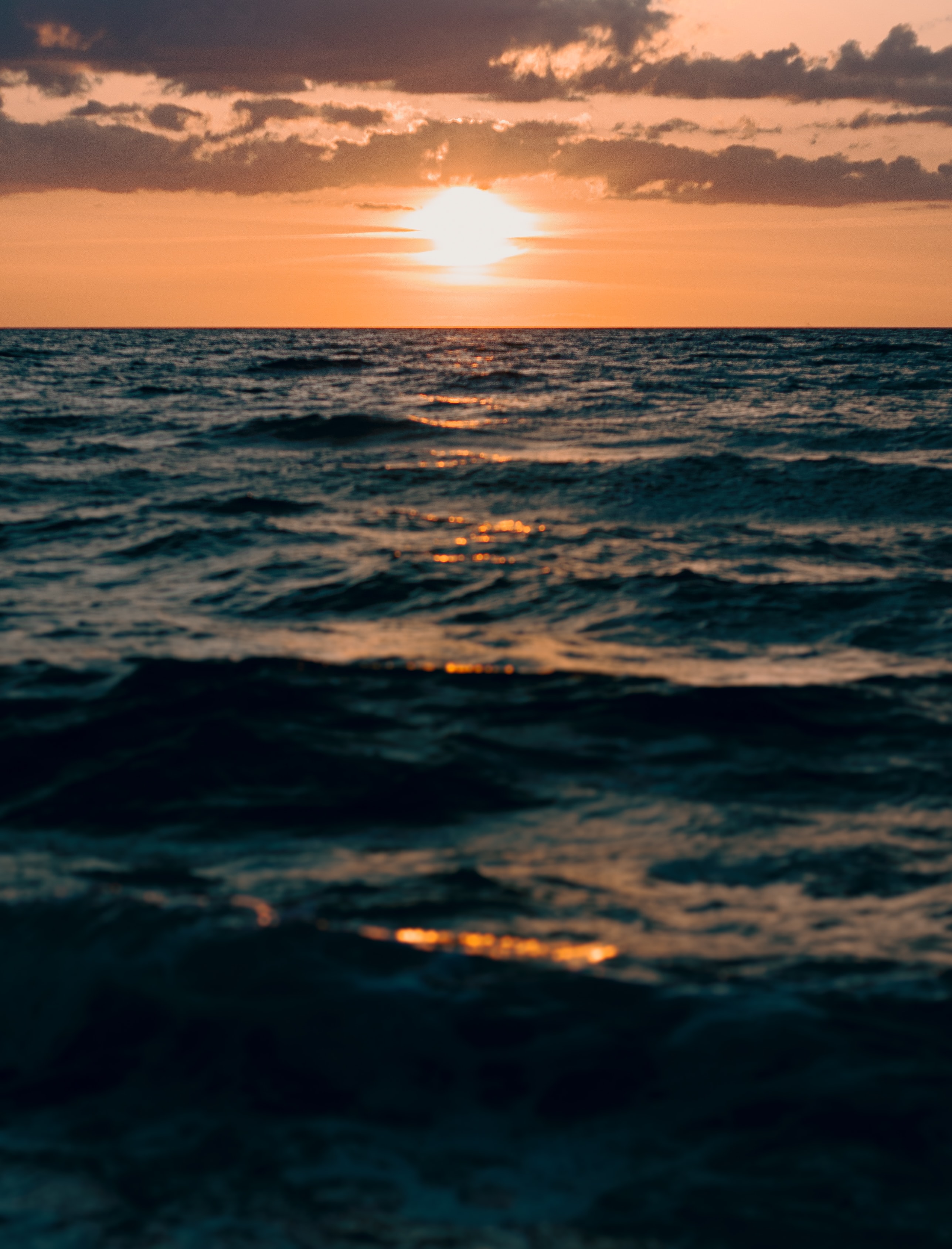 91274 descargar fondo de pantalla mar, naturaleza, agua, puesta del sol, ondas, horizonte: protectores de pantalla e imágenes gratis