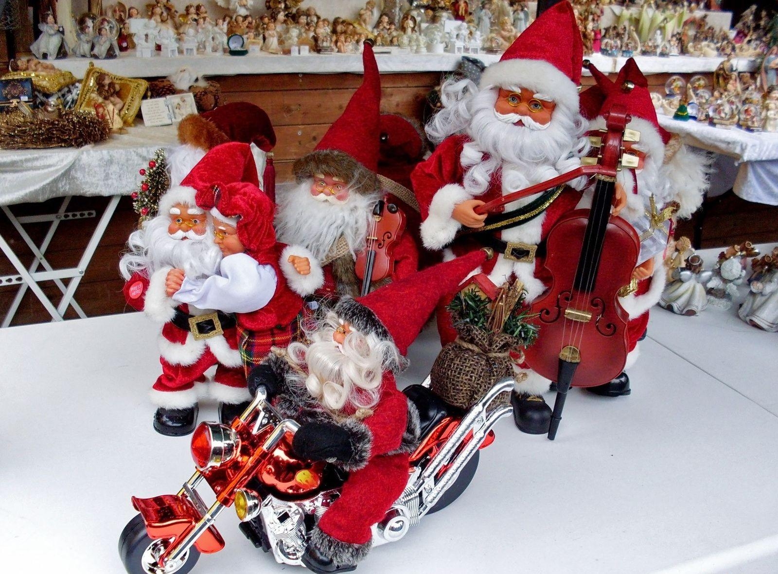 Santa Claus toys, holiday, motorcycle, santa's claus 8k Backgrounds