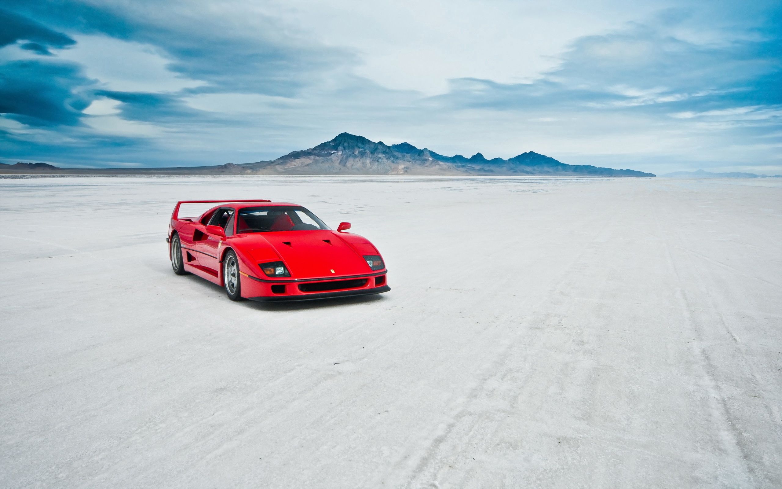 Laden Sie Ferrari F40 HD-Desktop-Hintergründe herunter