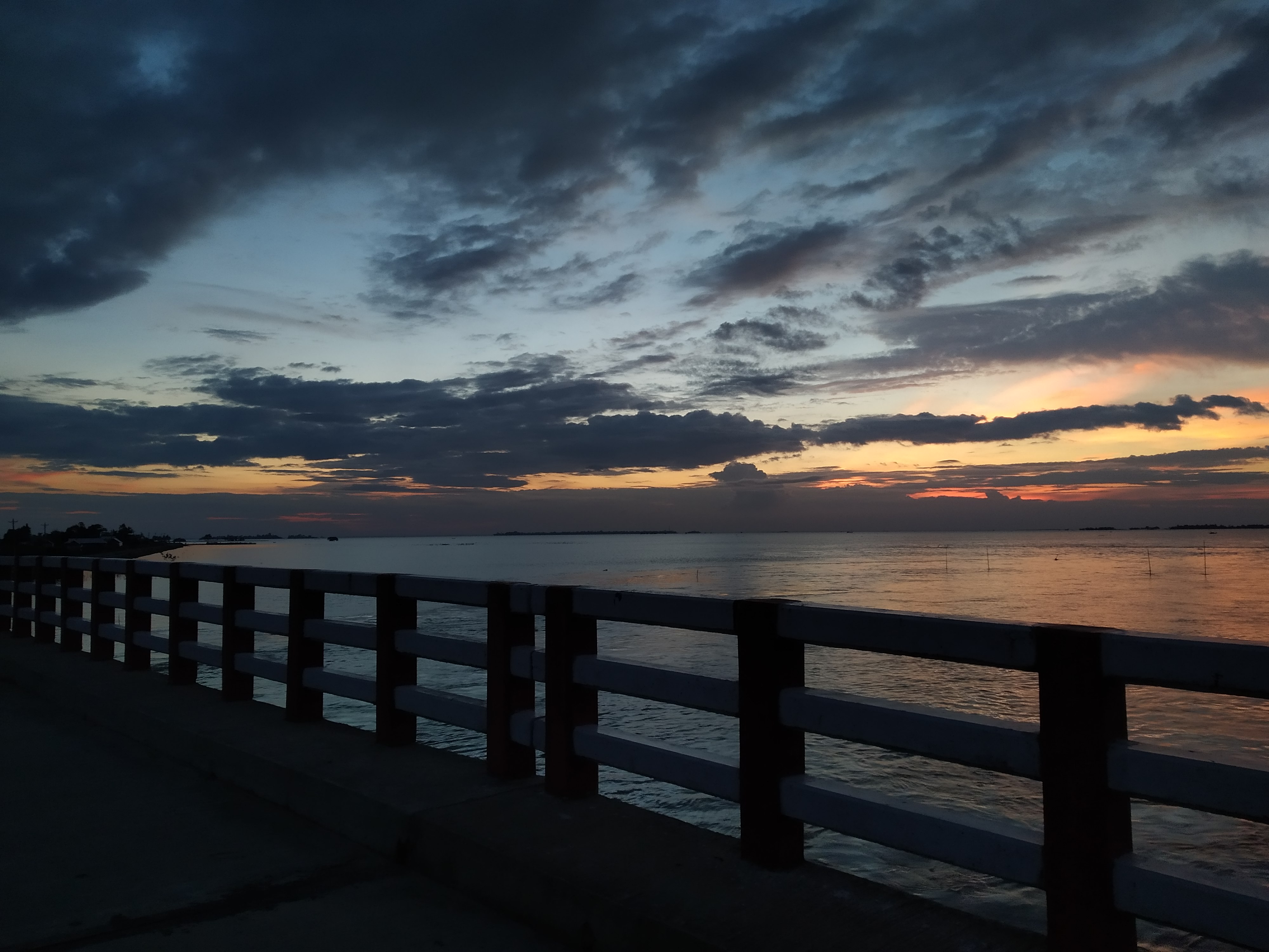 embankment, sea, evening, sunset, quay, nature Smartphone Background