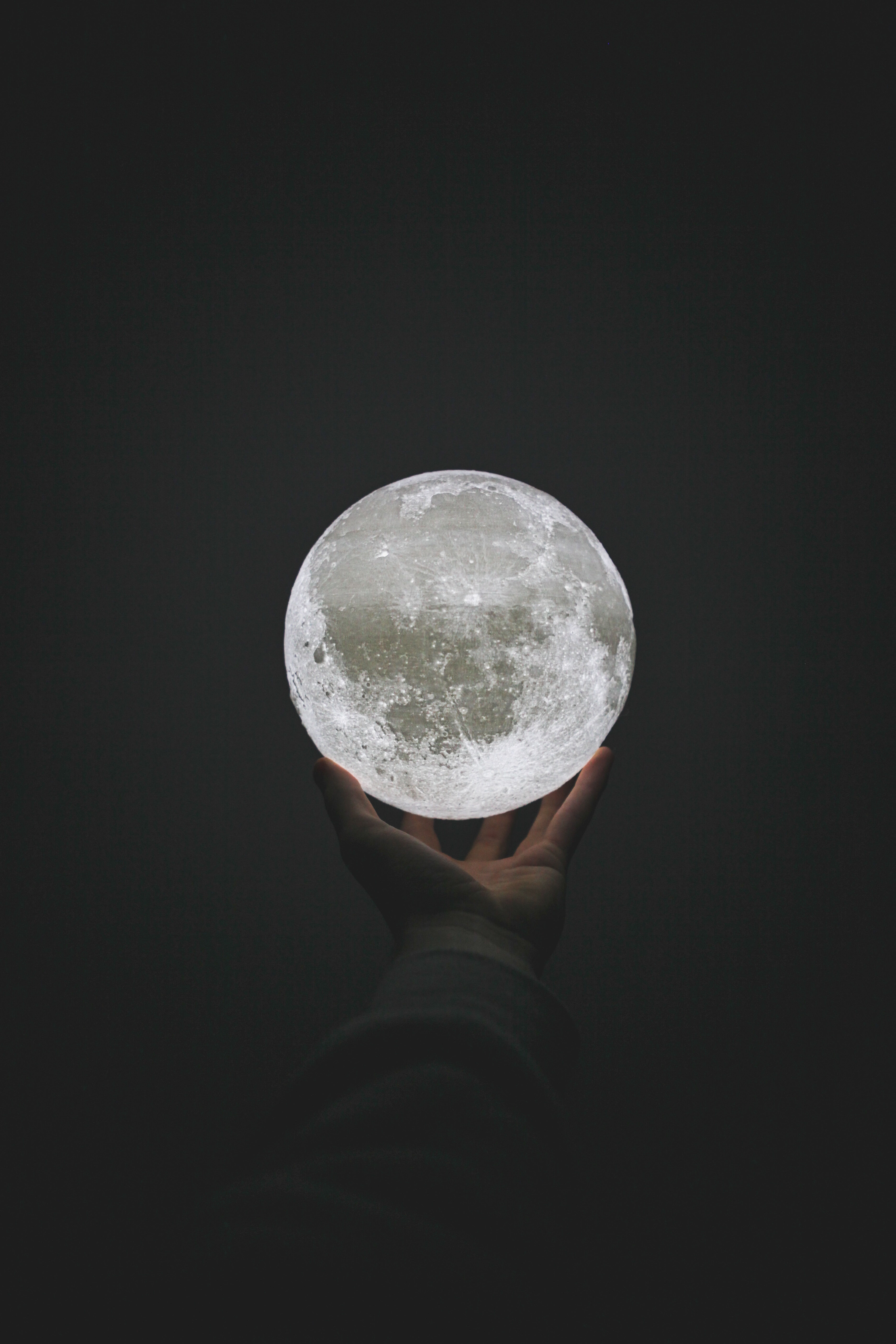 sphere, hand, dark, moon, ball, glow UHD