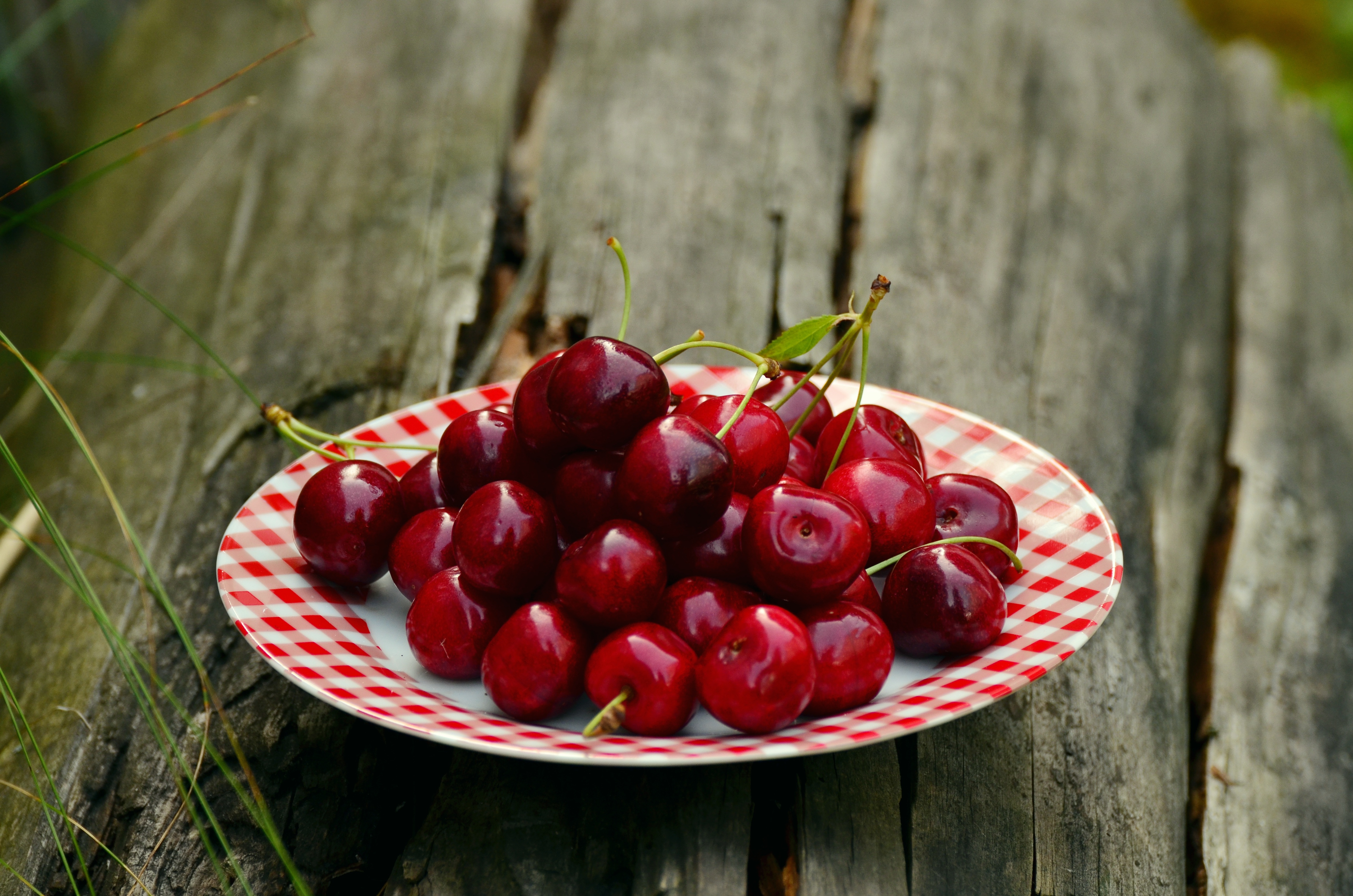 Widescreen image food, berries, ripe, cherry