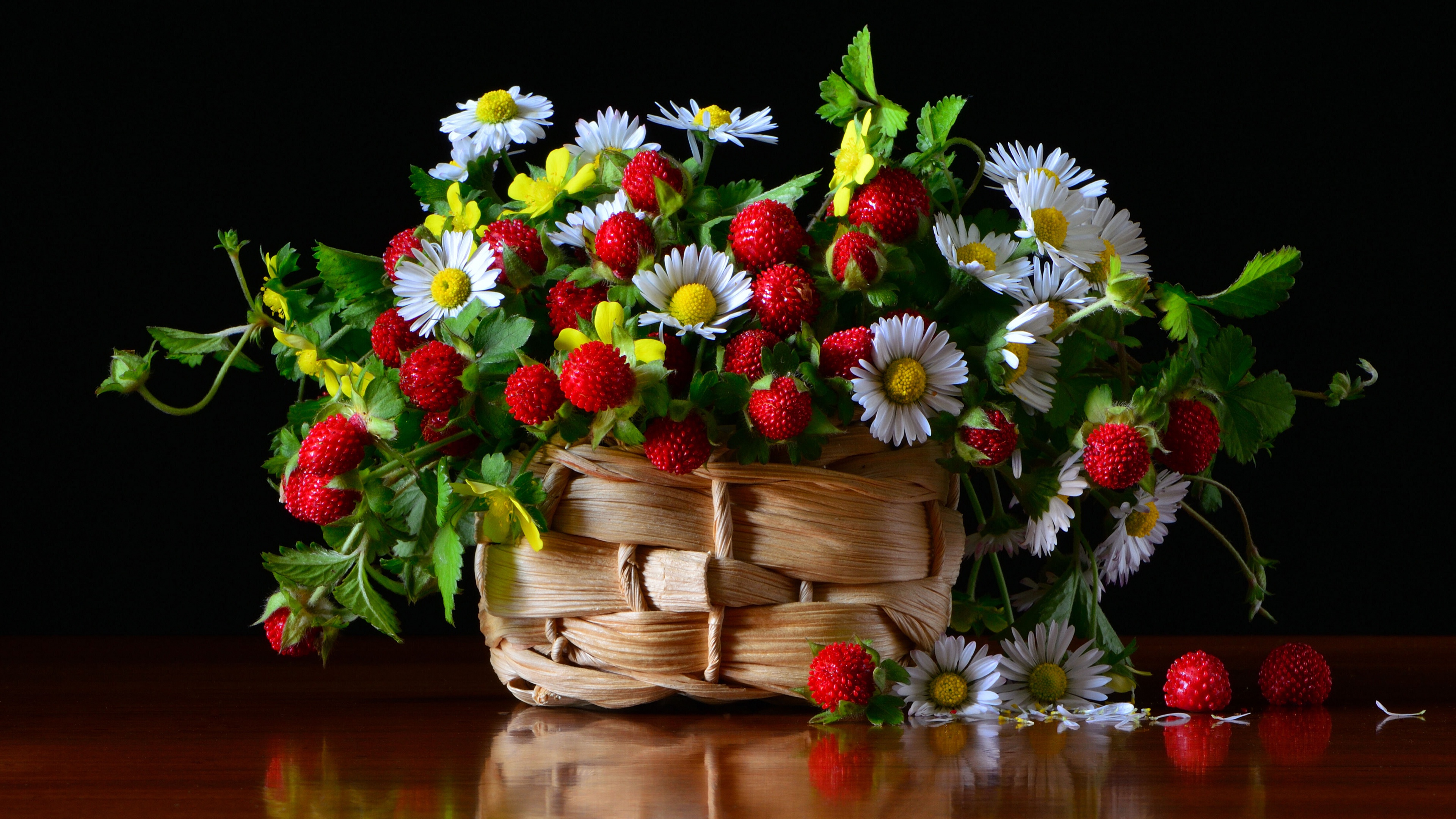 food, strawberry, basket, chamomile, still life, berry, bouquet, flower for android