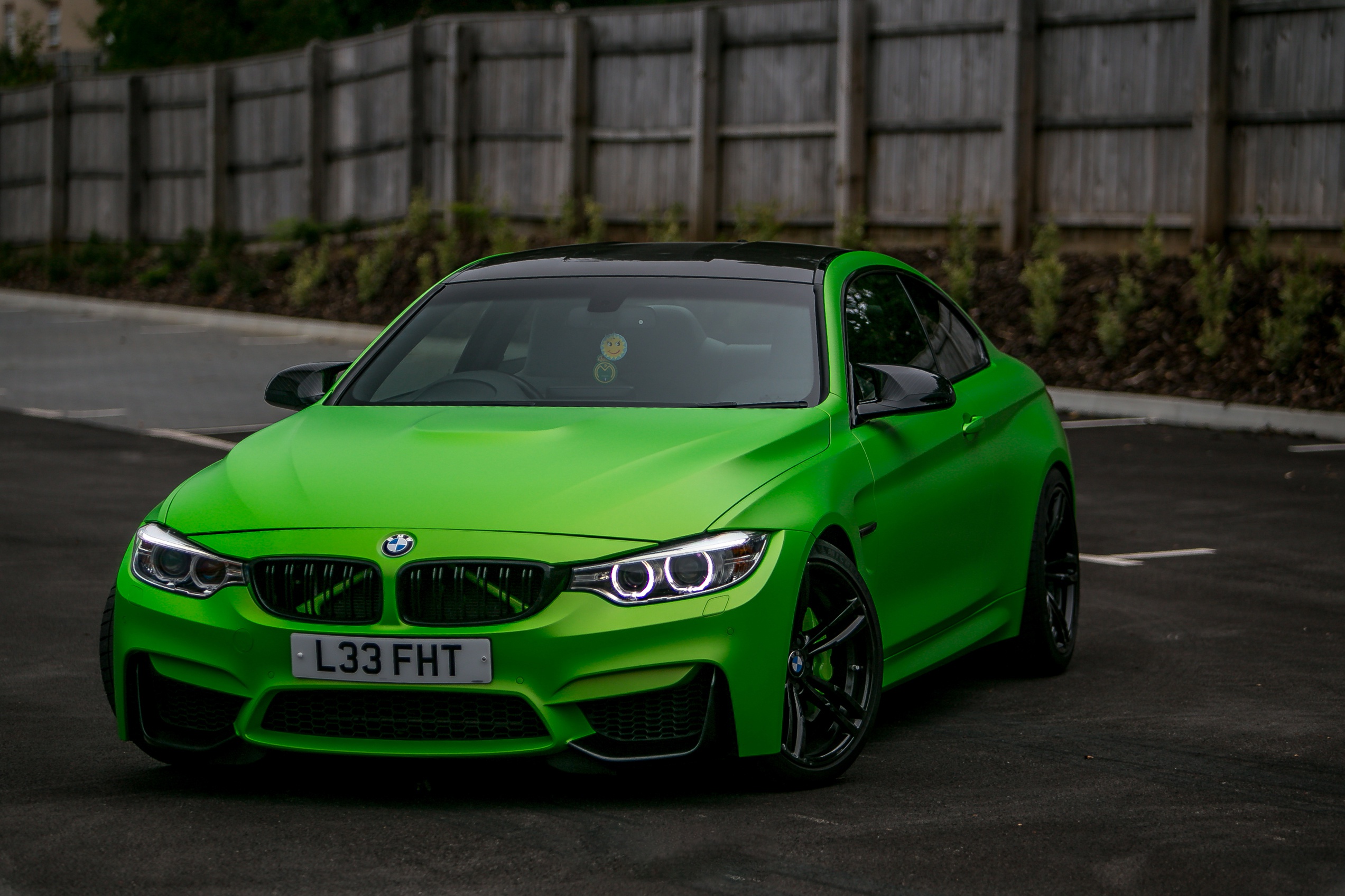Зеленая м5. BMW m4 зеленая. БМВ м4 ф82 зеленая. BMW f30 зеленая. BMW f30 салатовая.