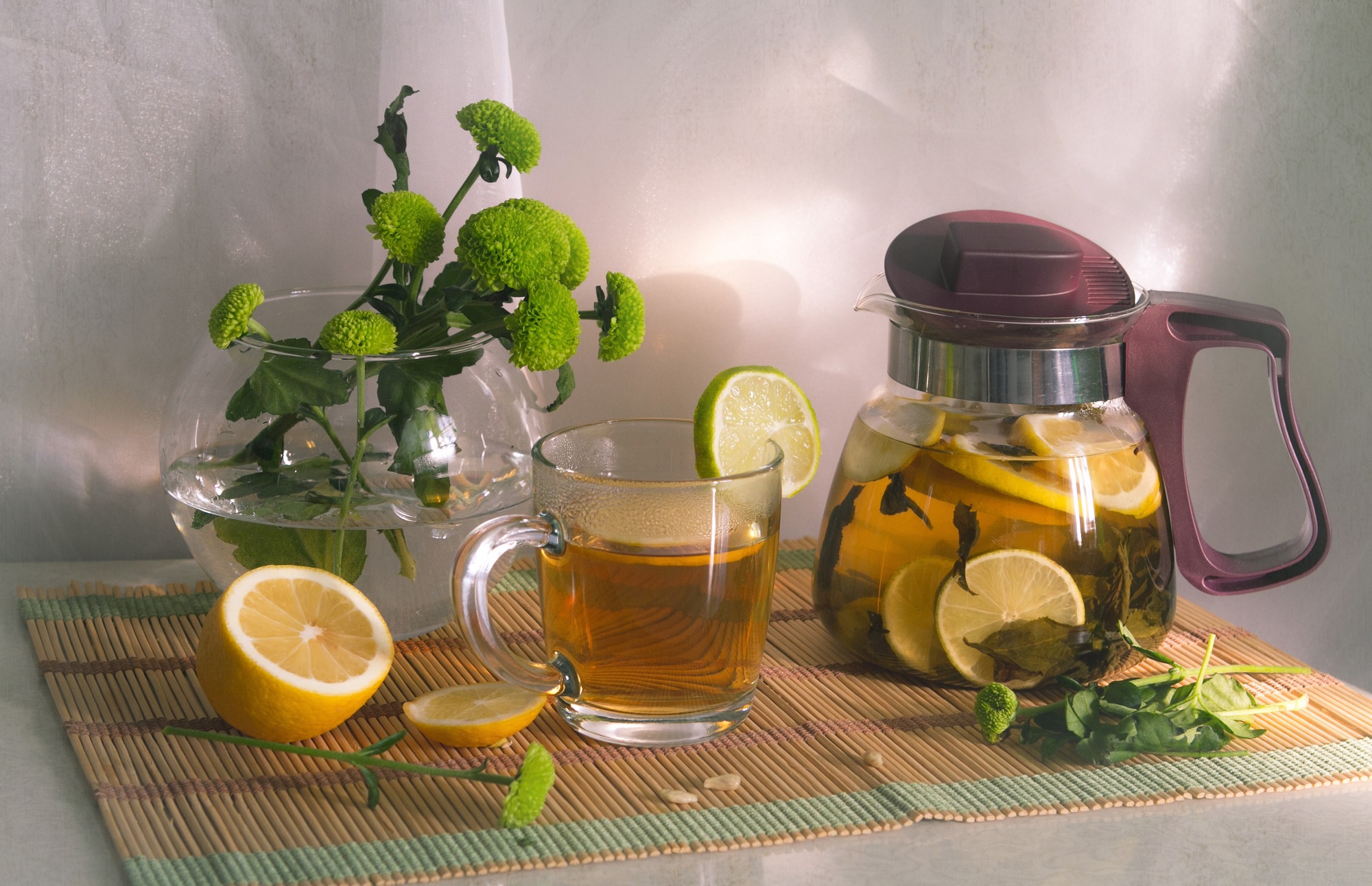 Натюрморт чай с лимоном