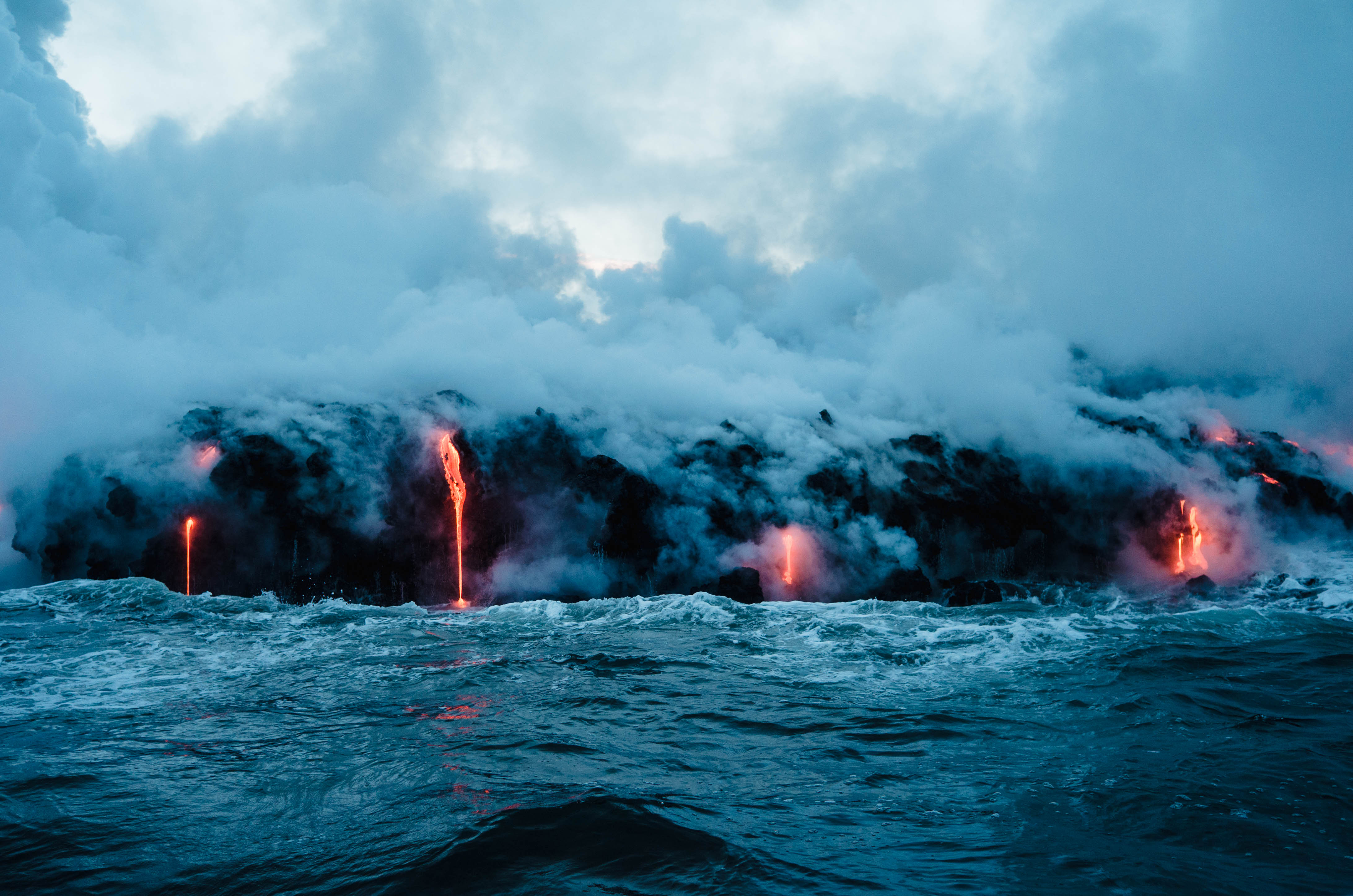 91077 Bild herunterladen natur, sea, vulkan, lava - Hintergrundbilder und Bildschirmschoner kostenlos