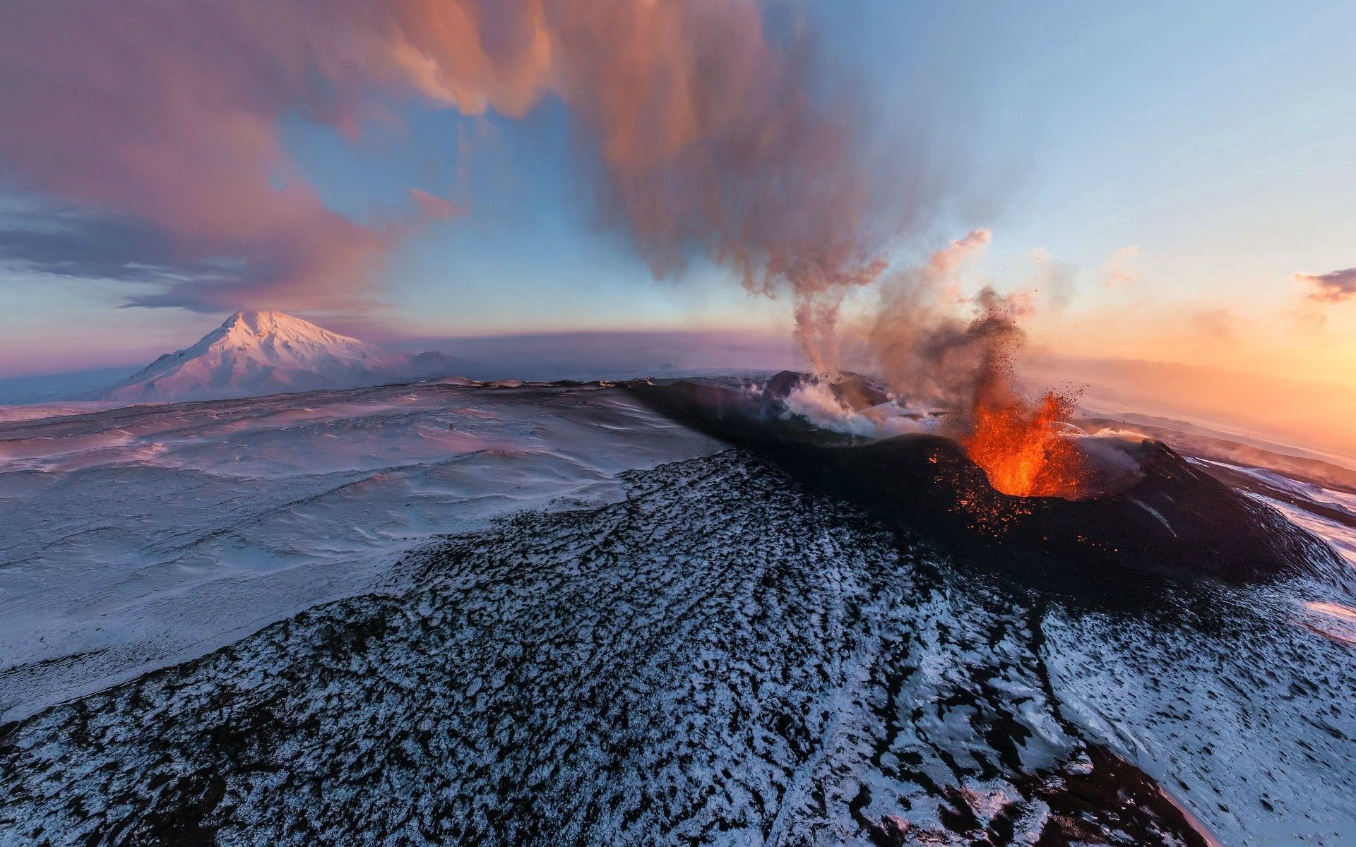 132764 Bild herunterladen natur, sunset, mountains, vulkan - Hintergrundbilder und Bildschirmschoner kostenlos