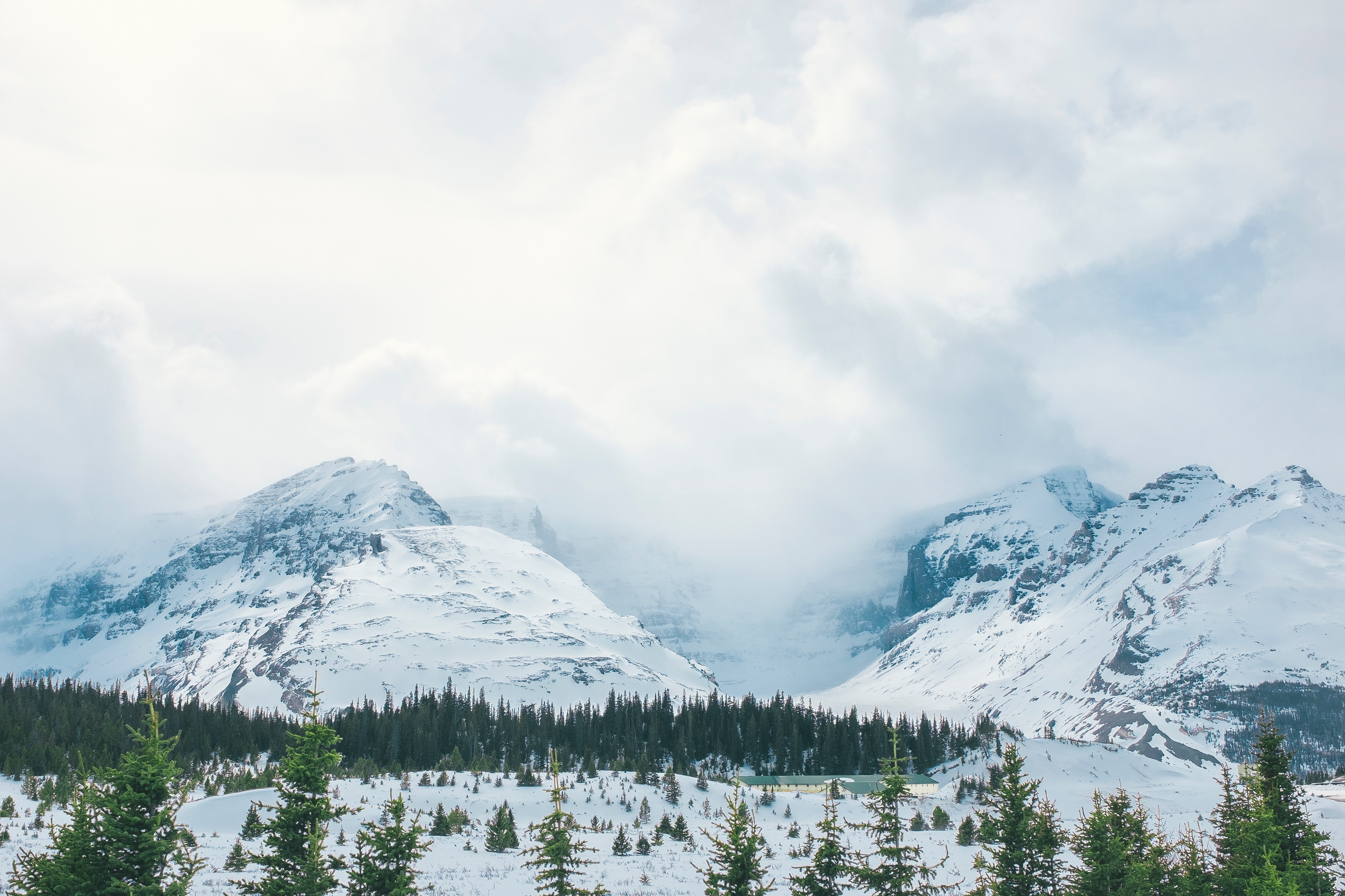 140862 Hintergrundbilder und Scheitelpunkt Bilder auf dem Desktop. Laden Sie schnee, nebel, natur, mountains Bildschirmschoner kostenlos auf den PC herunter