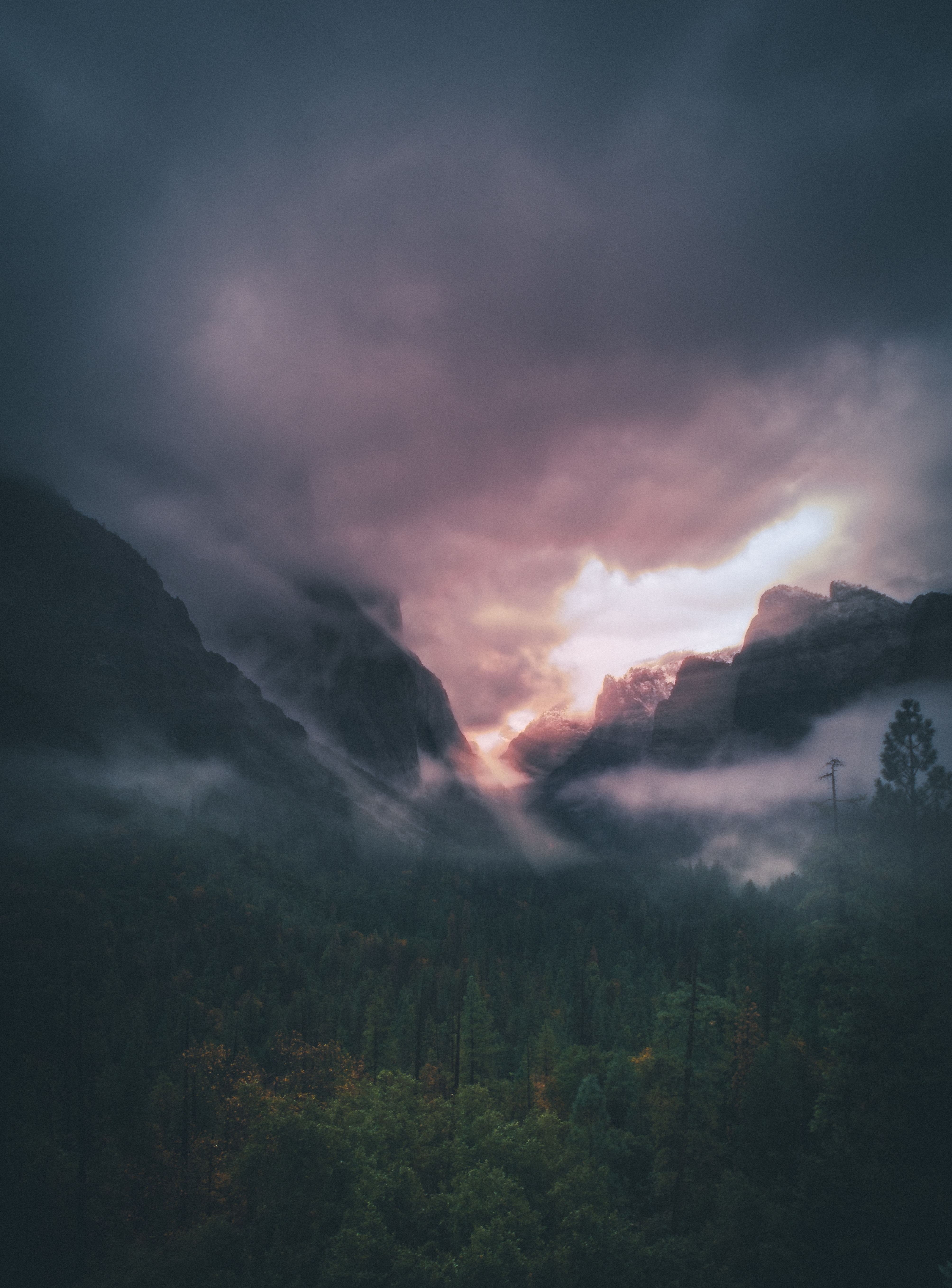 iPhone Wallpapers nature, mountains, fog, clouds View From Above