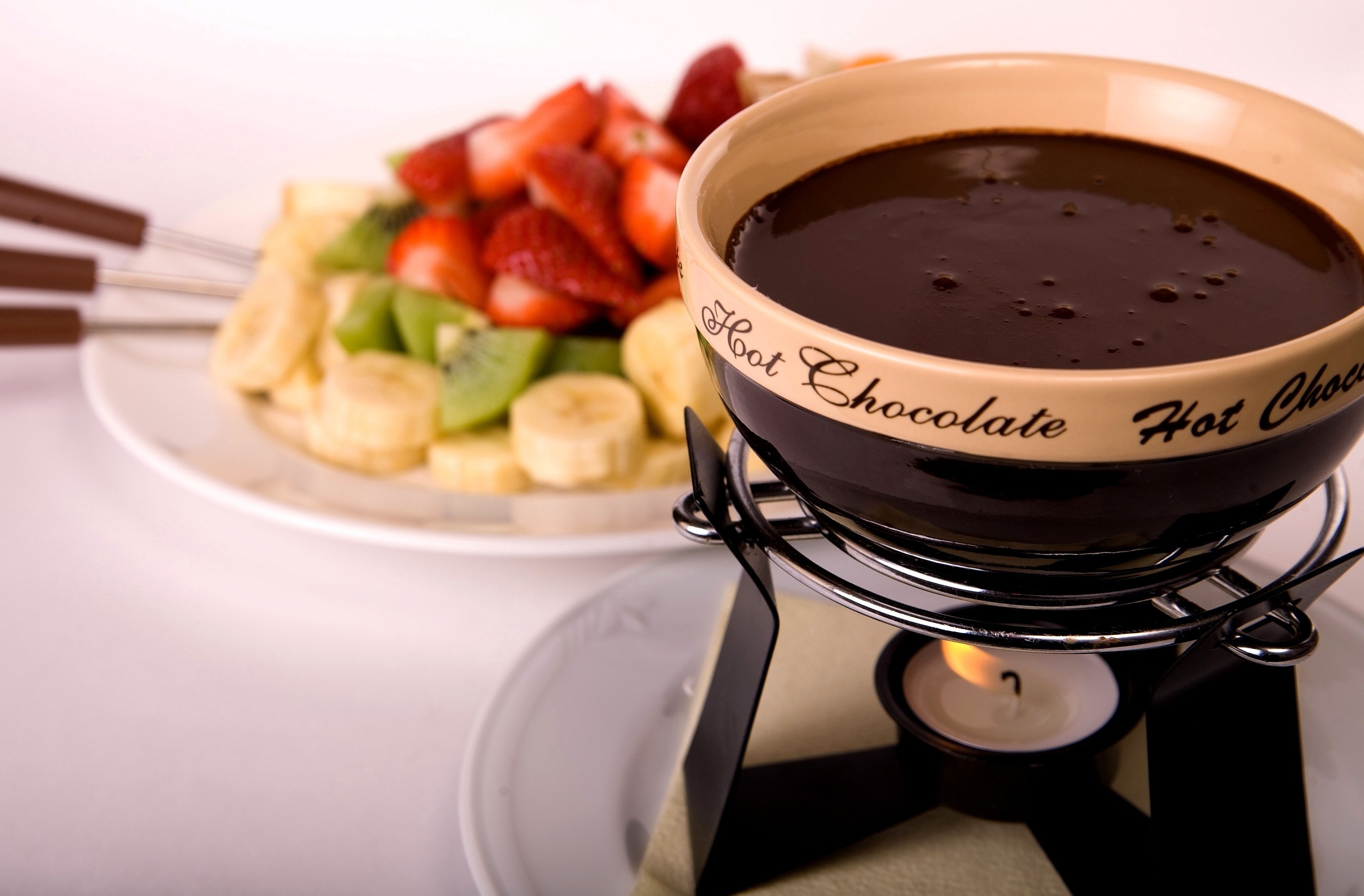 Phone Background fondue, food, strawberry, fire