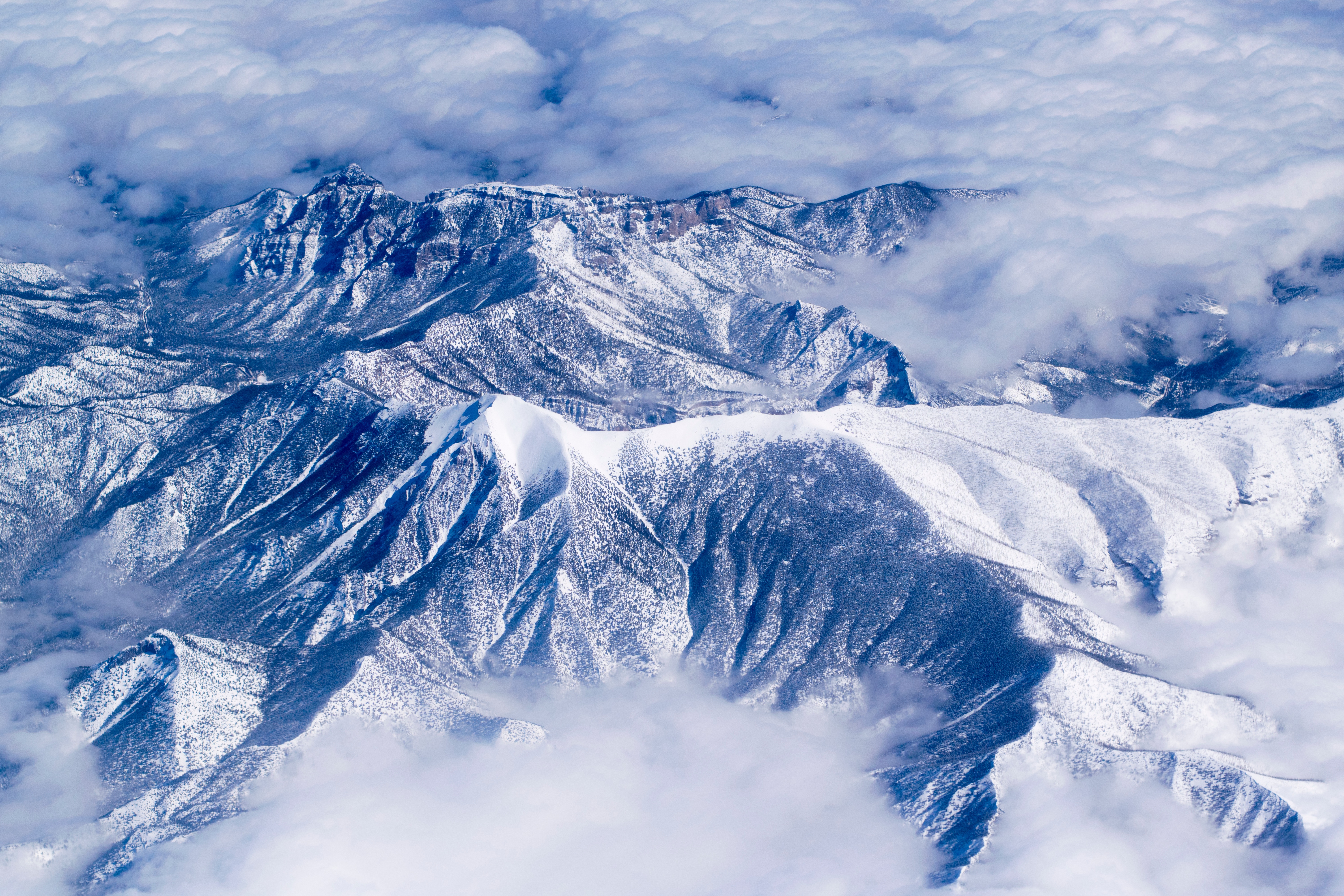 130105 скачать обои заснеженный, вершины, природа, горы, снег - заставки и картинки бесплатно