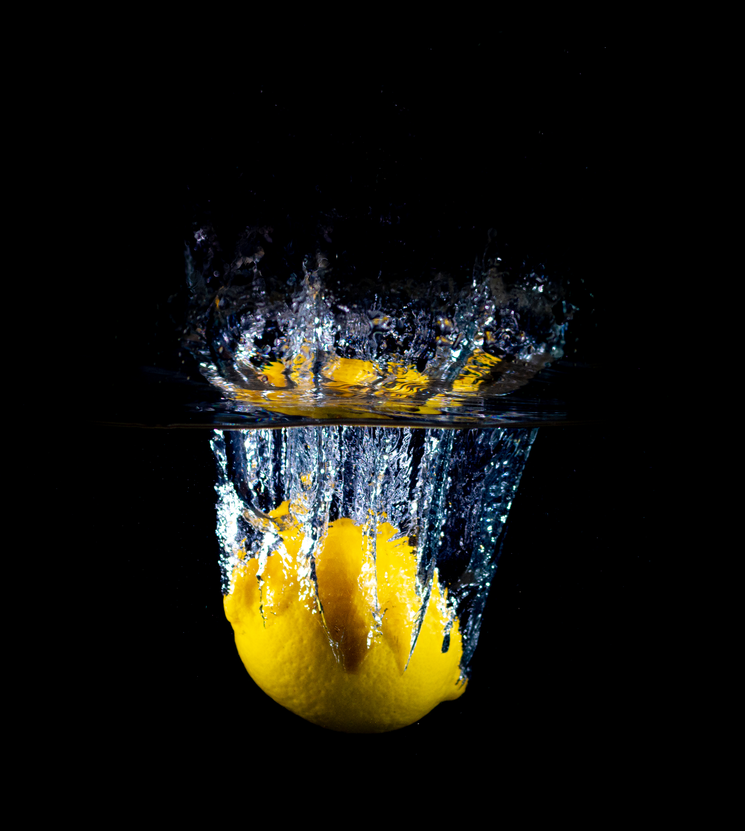 splash, lemon, black, spray, food download HD wallpaper