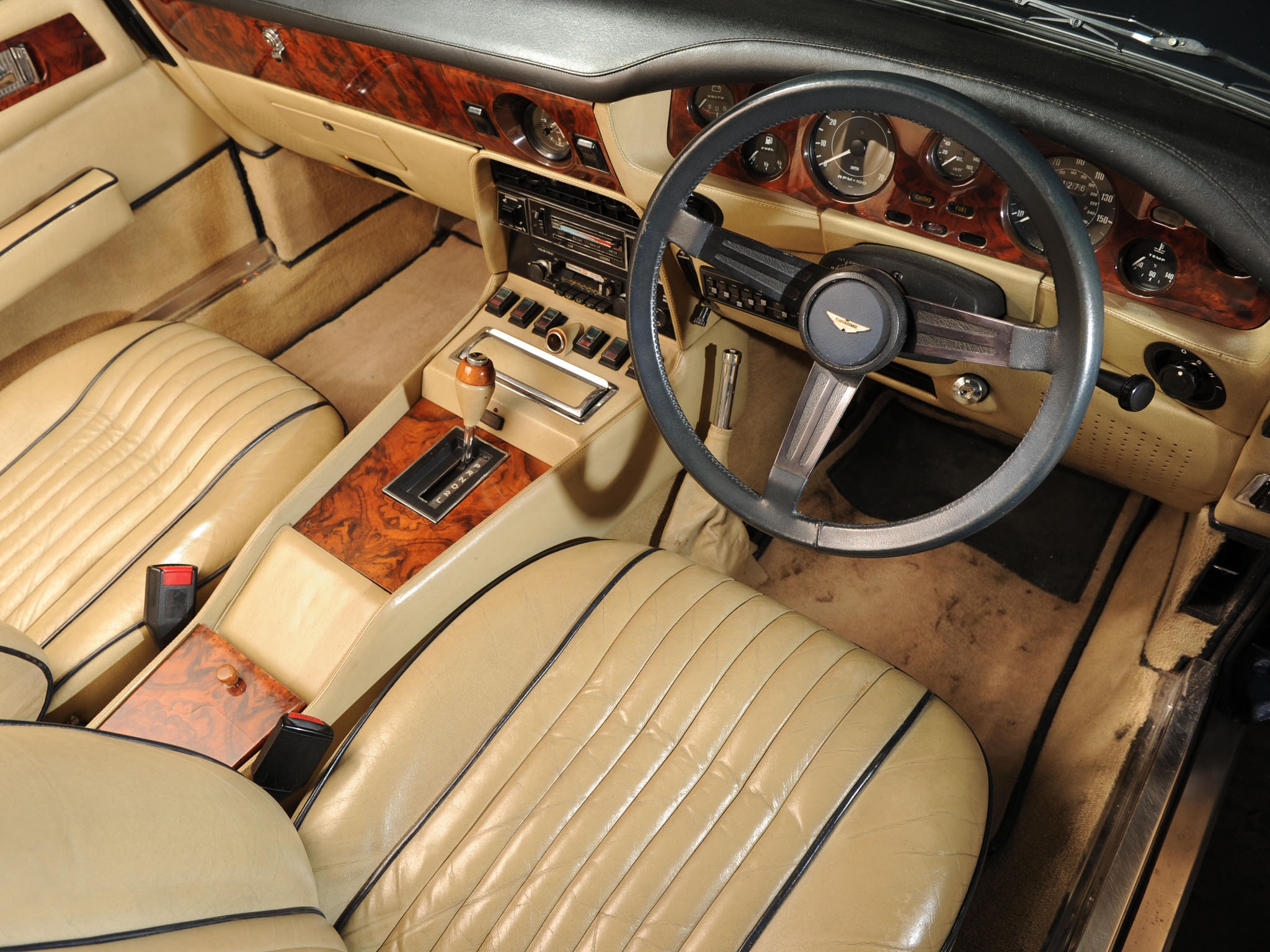 32k Wallpaper Salon volante, 1977, steering wheel, beige