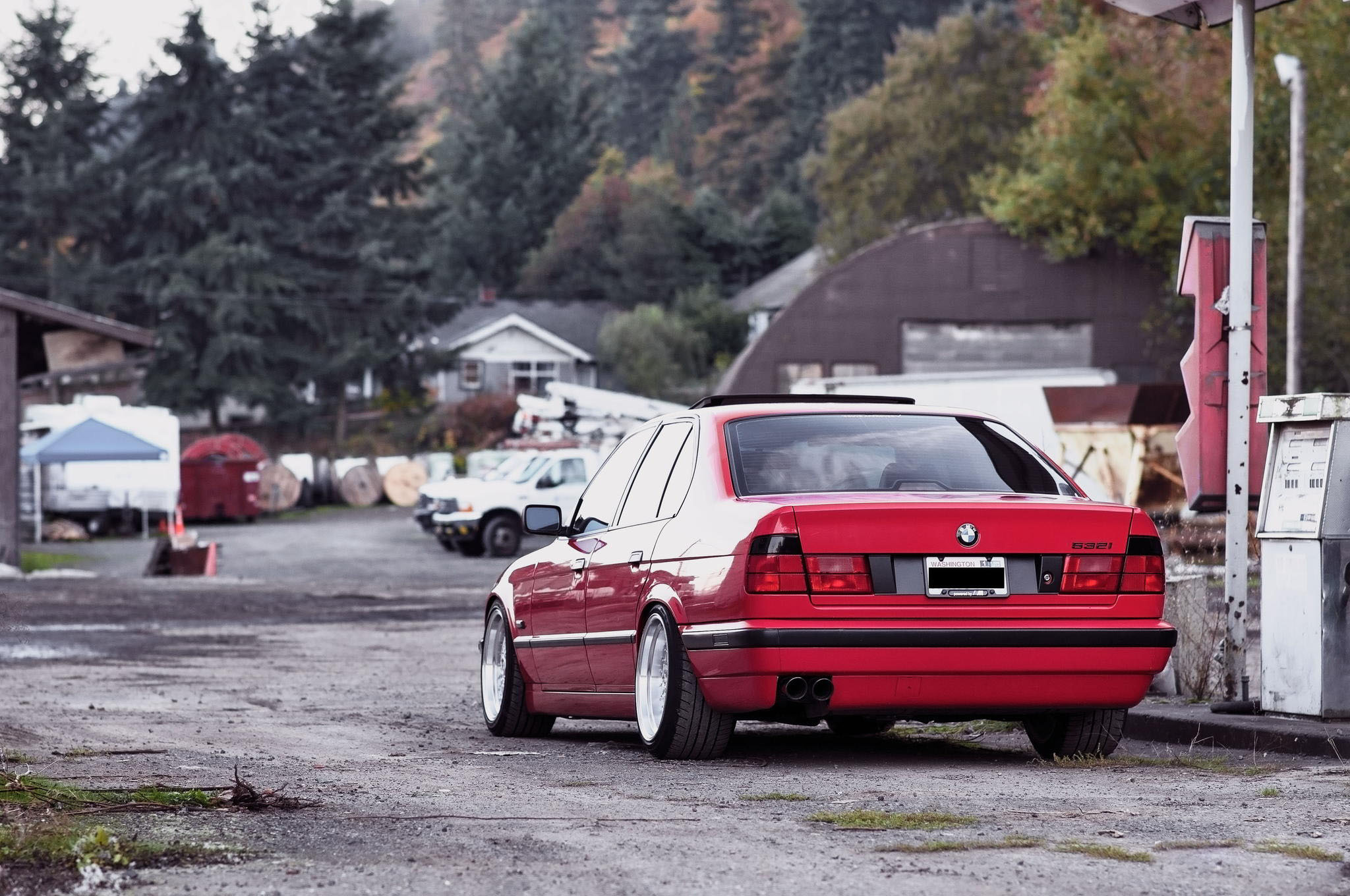 107905 download wallpaper auto, bmw, tuning, cars, red, back view, rear view, e34, 532i screensavers and pictures for free